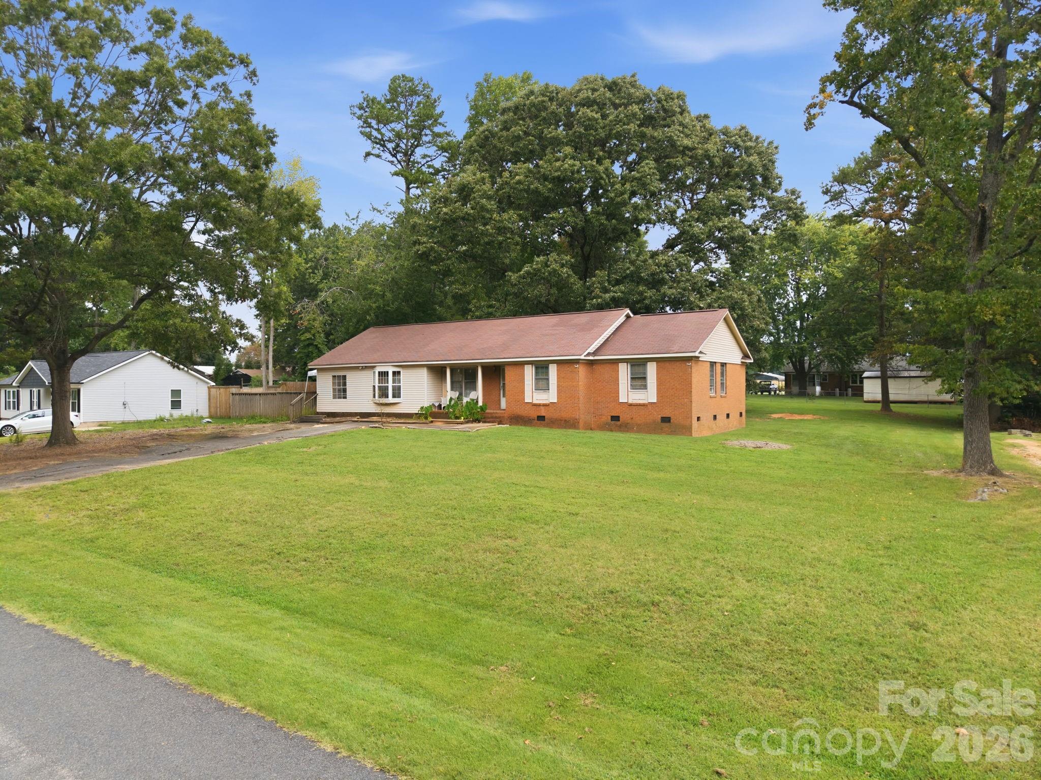 205 Pine Court — photo