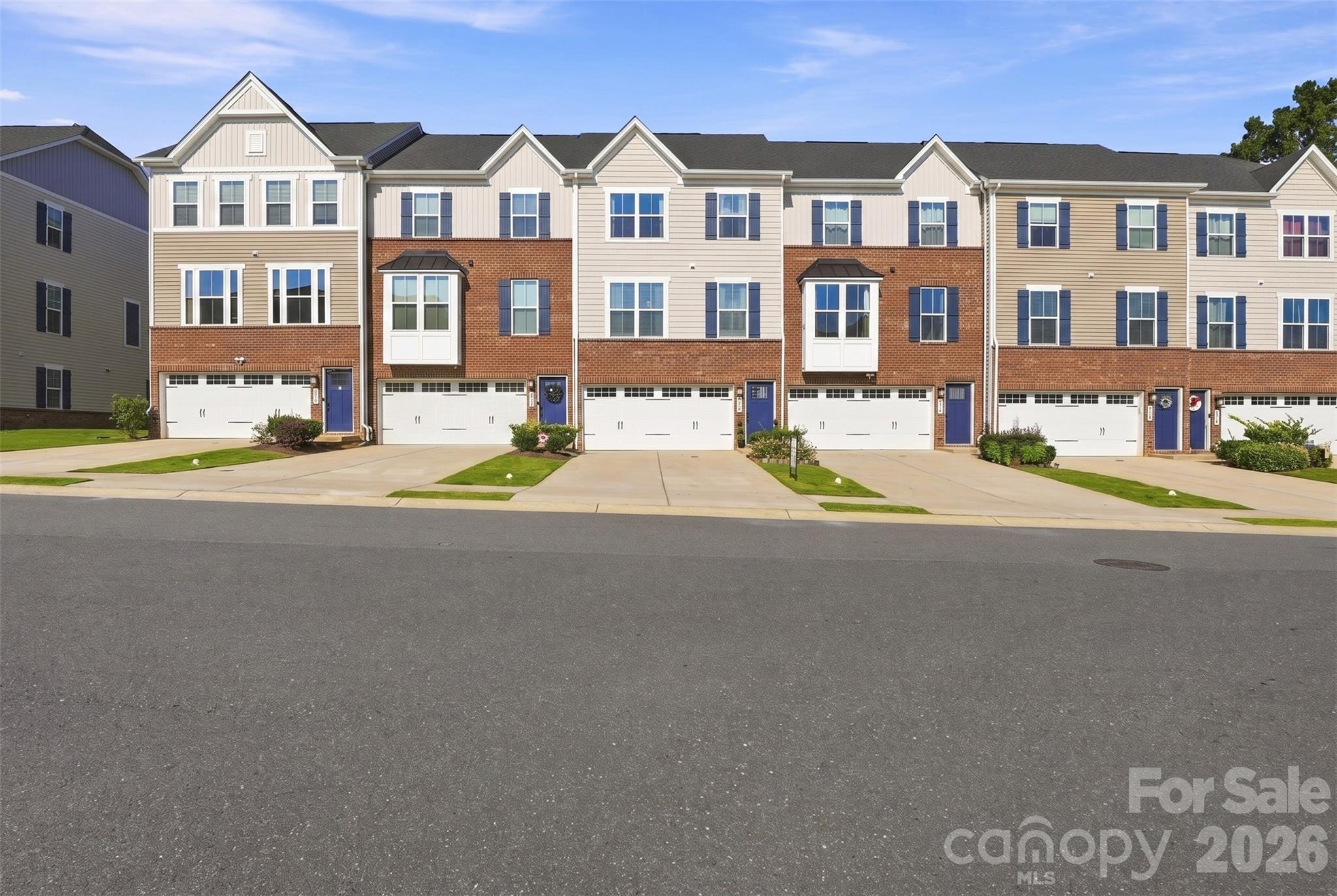 2586 Grantham Place Drive — photo