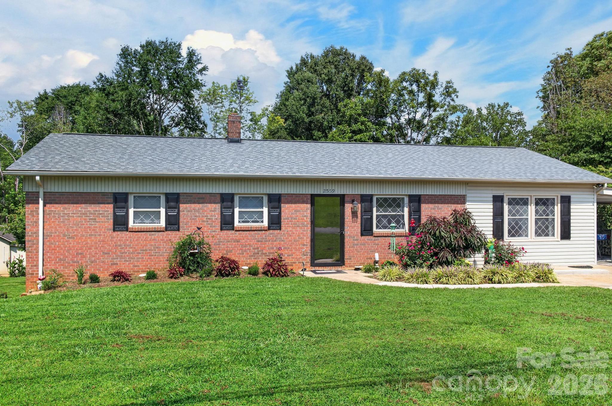 2559 Sweetbriar Circle — photo