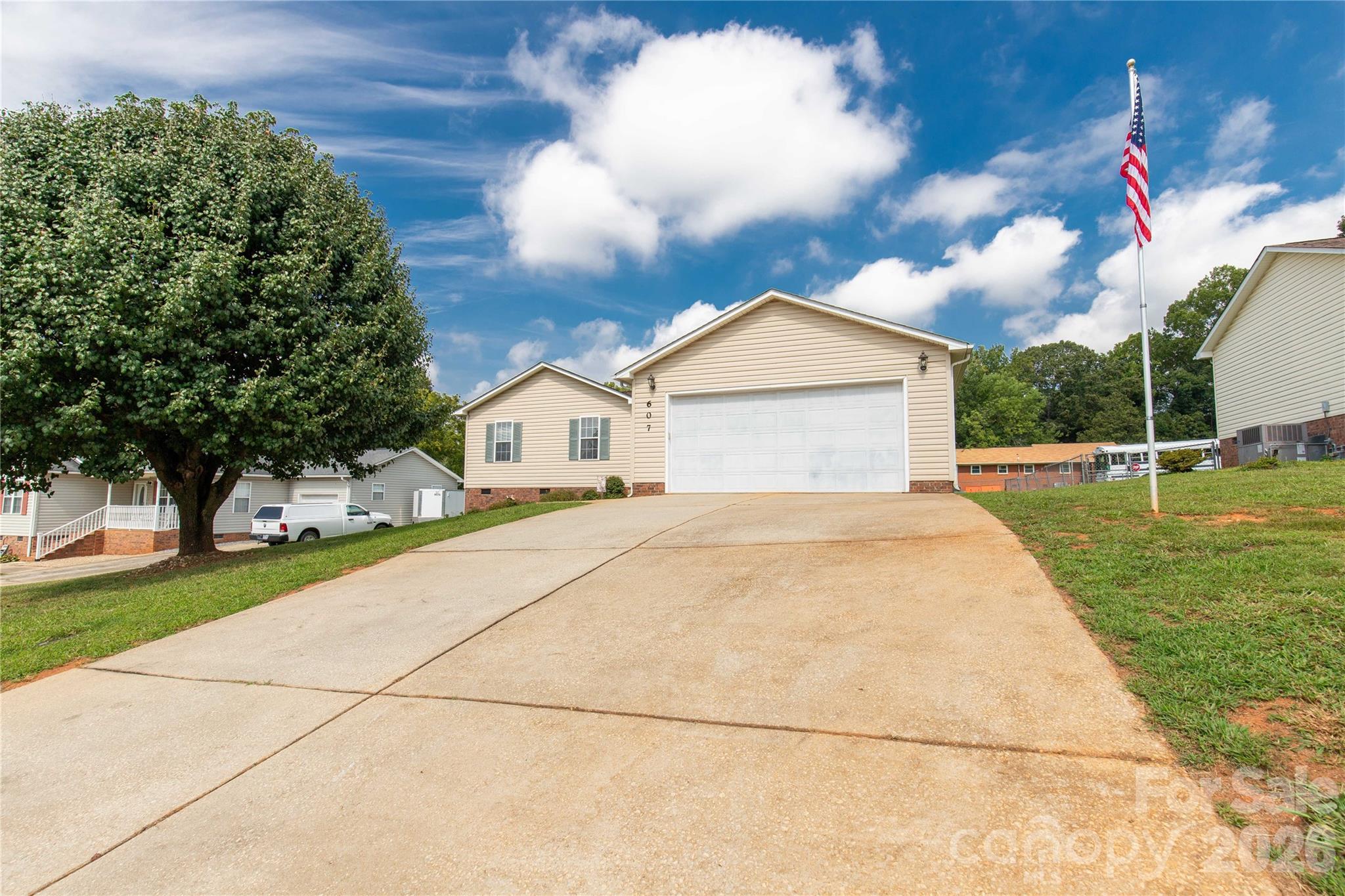 607 Helms Drive — photo