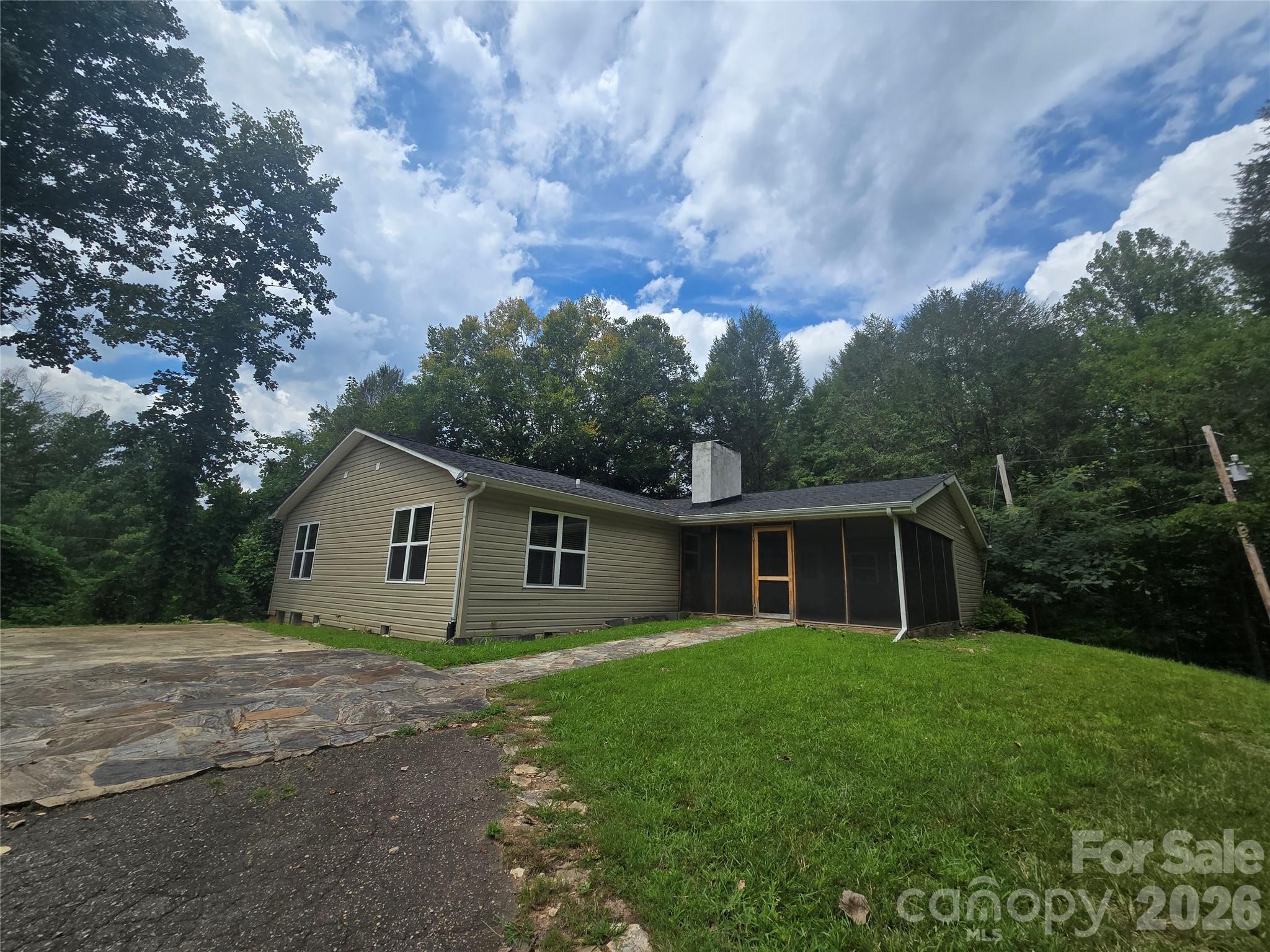 182 US 221 Business Extension N 3 — photo