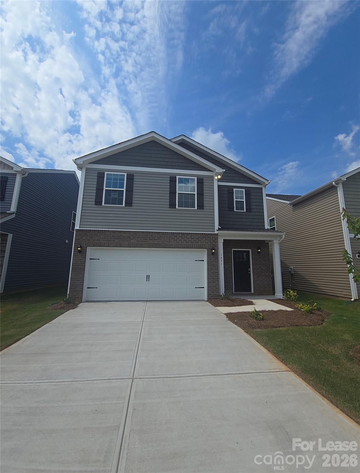 1431 Mammoth Road — photo