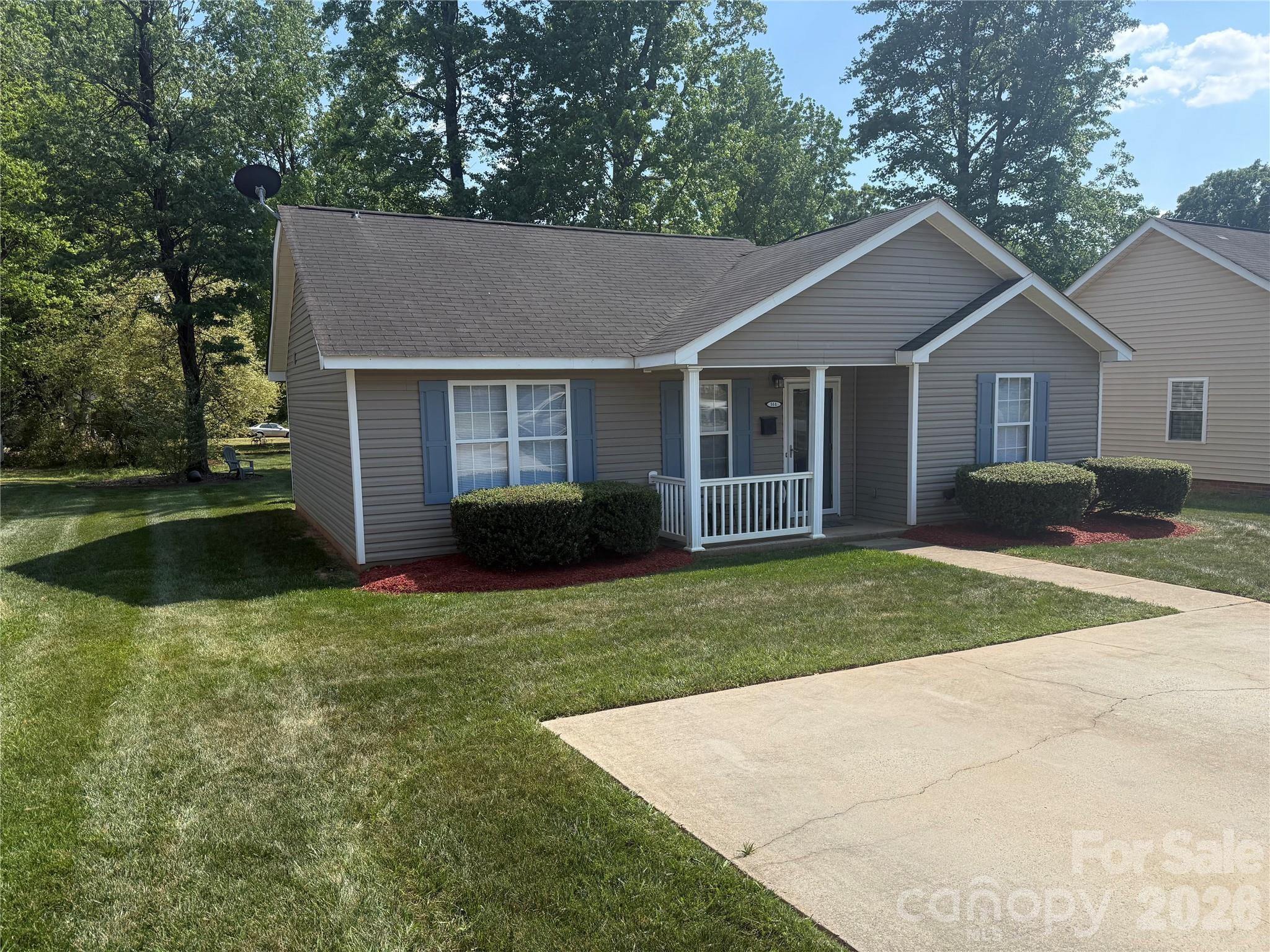 551 Porter Street — photo