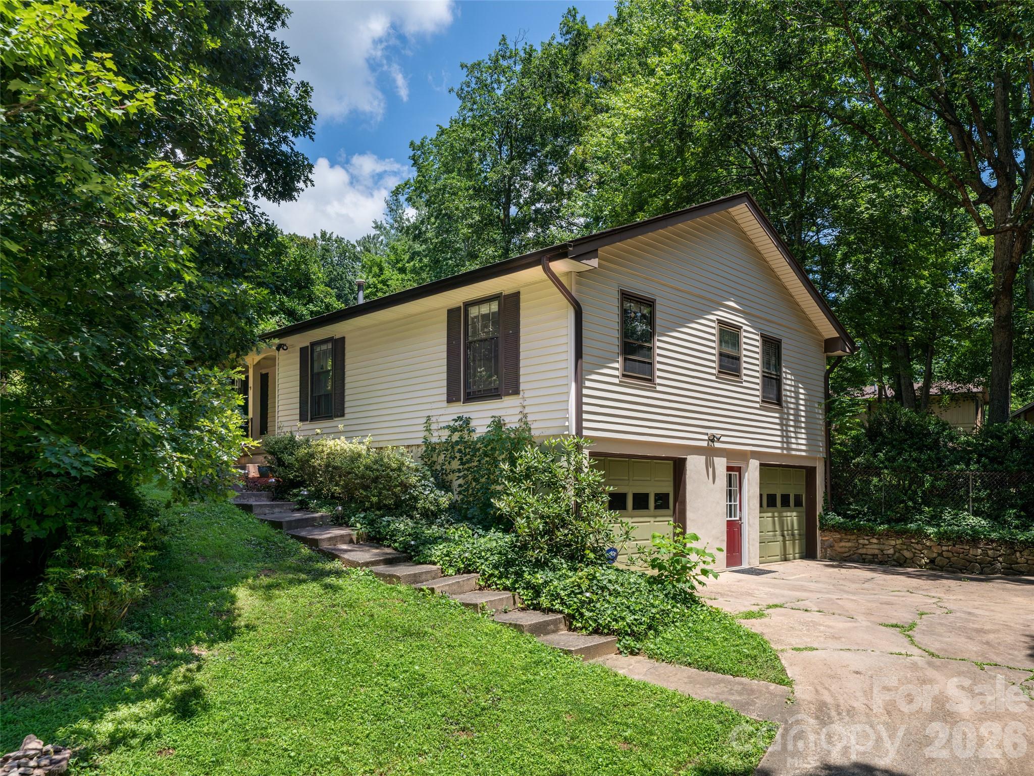 14 Forest Ridge Drive — photo