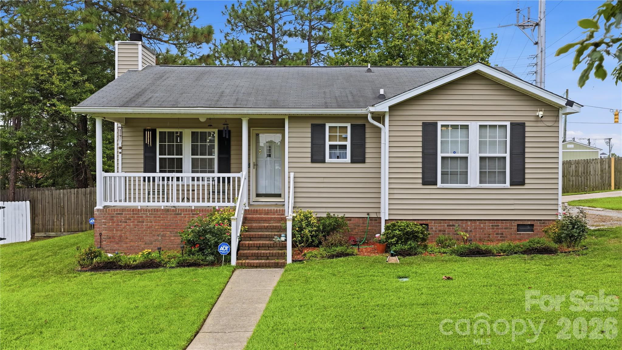100 N Donar Drive — photo