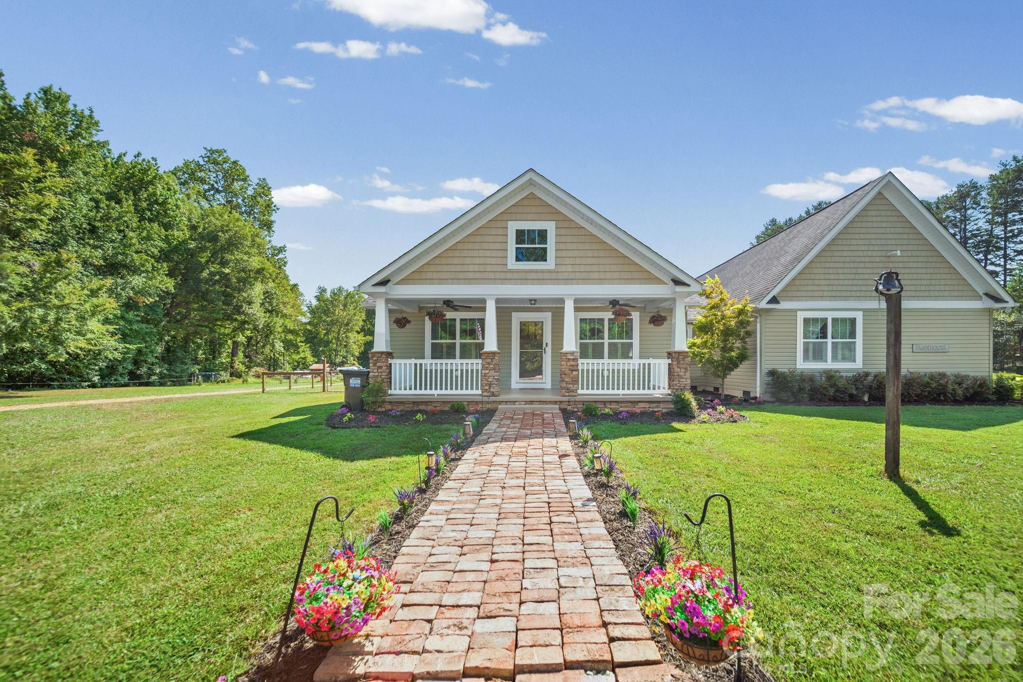 1360 Standing Oak Drive — photo