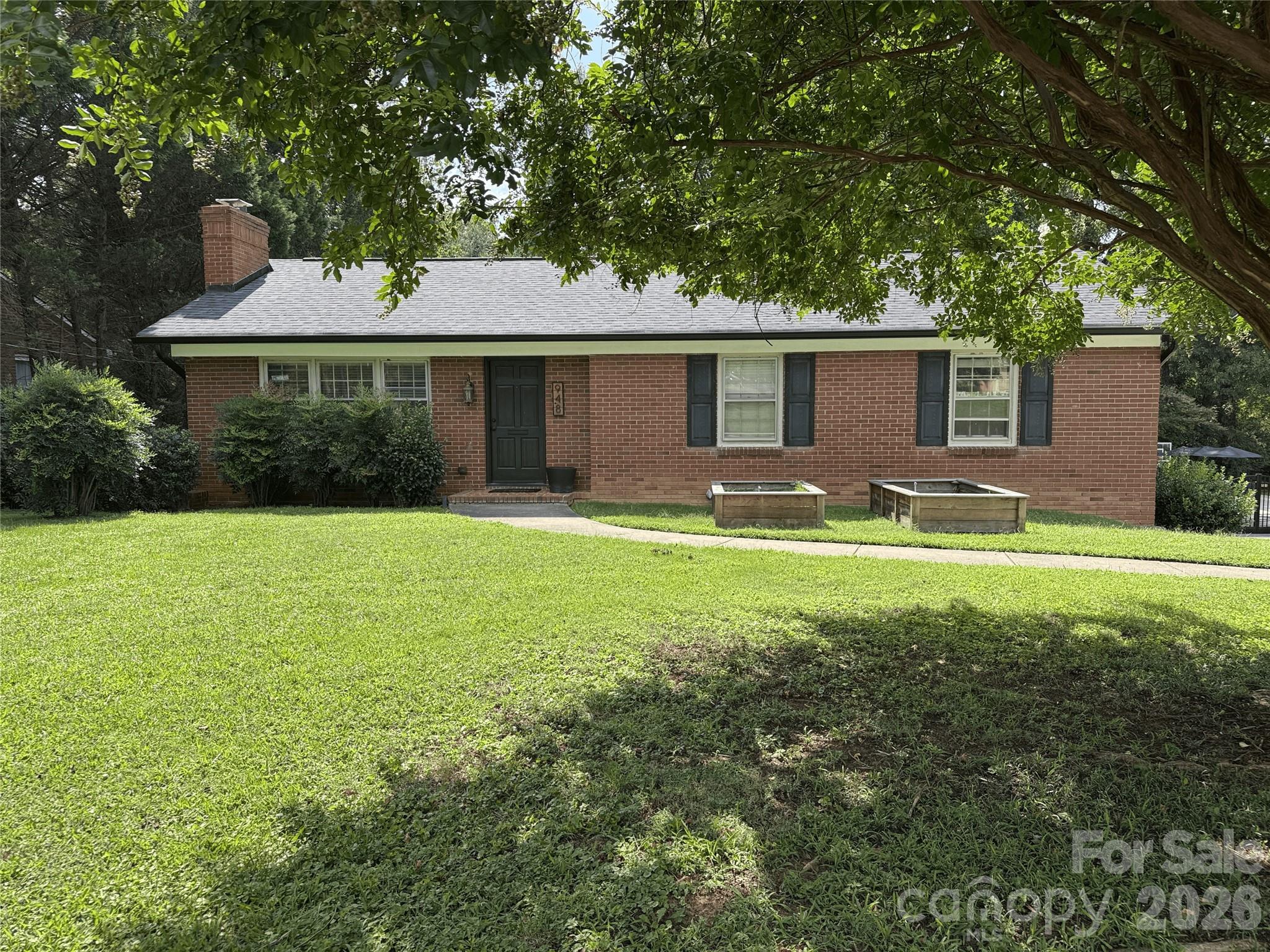 948 Heather Lane — photo
