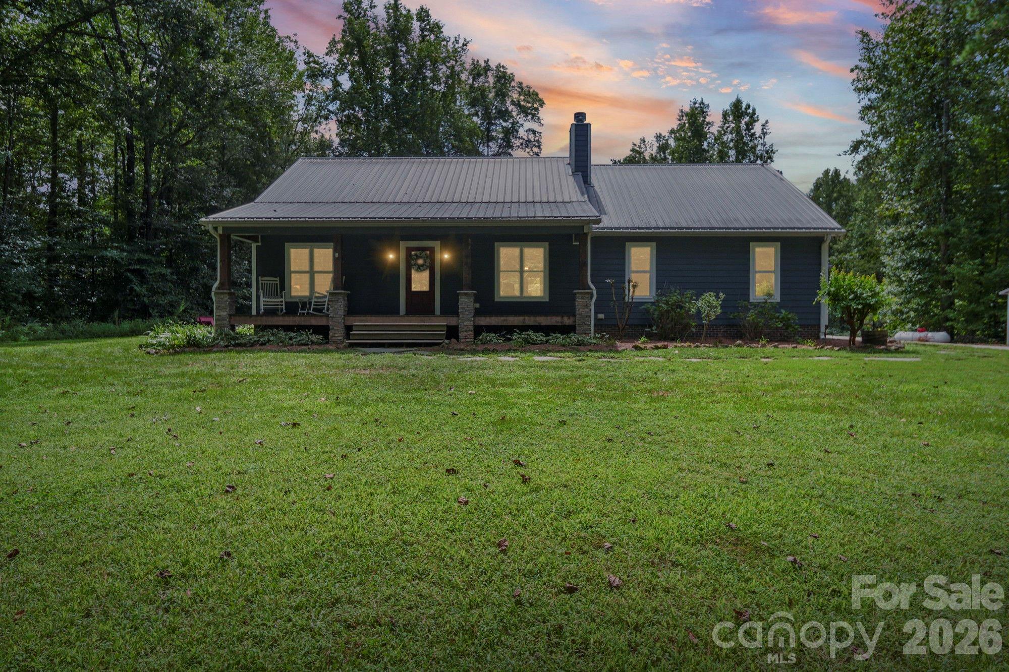 635 Rhododendron Drive — photo