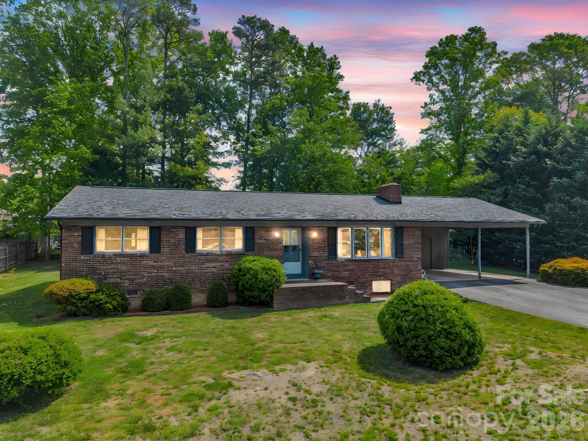 121 Greenfield Lane — photo