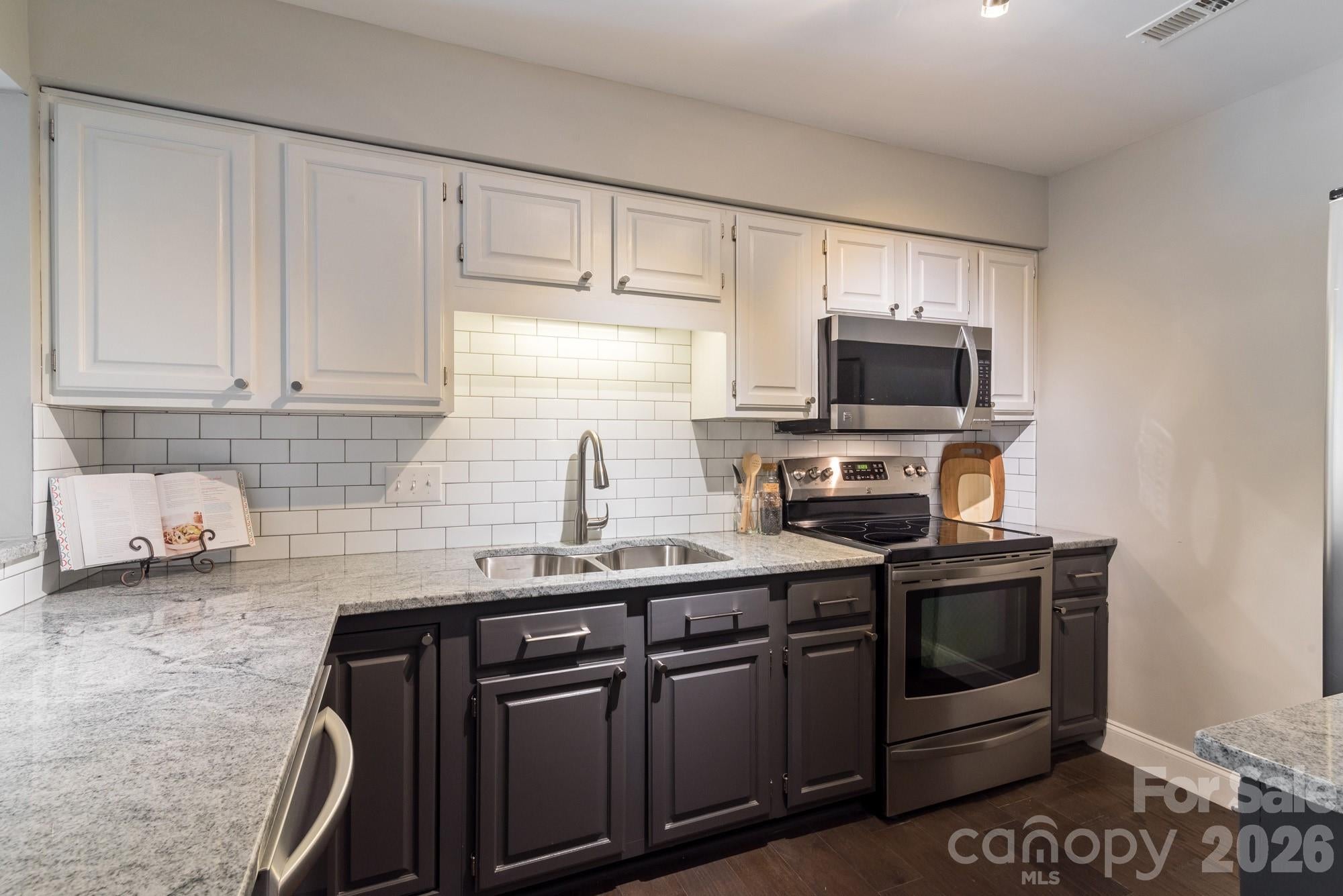 5001 Sharon Road C — photo