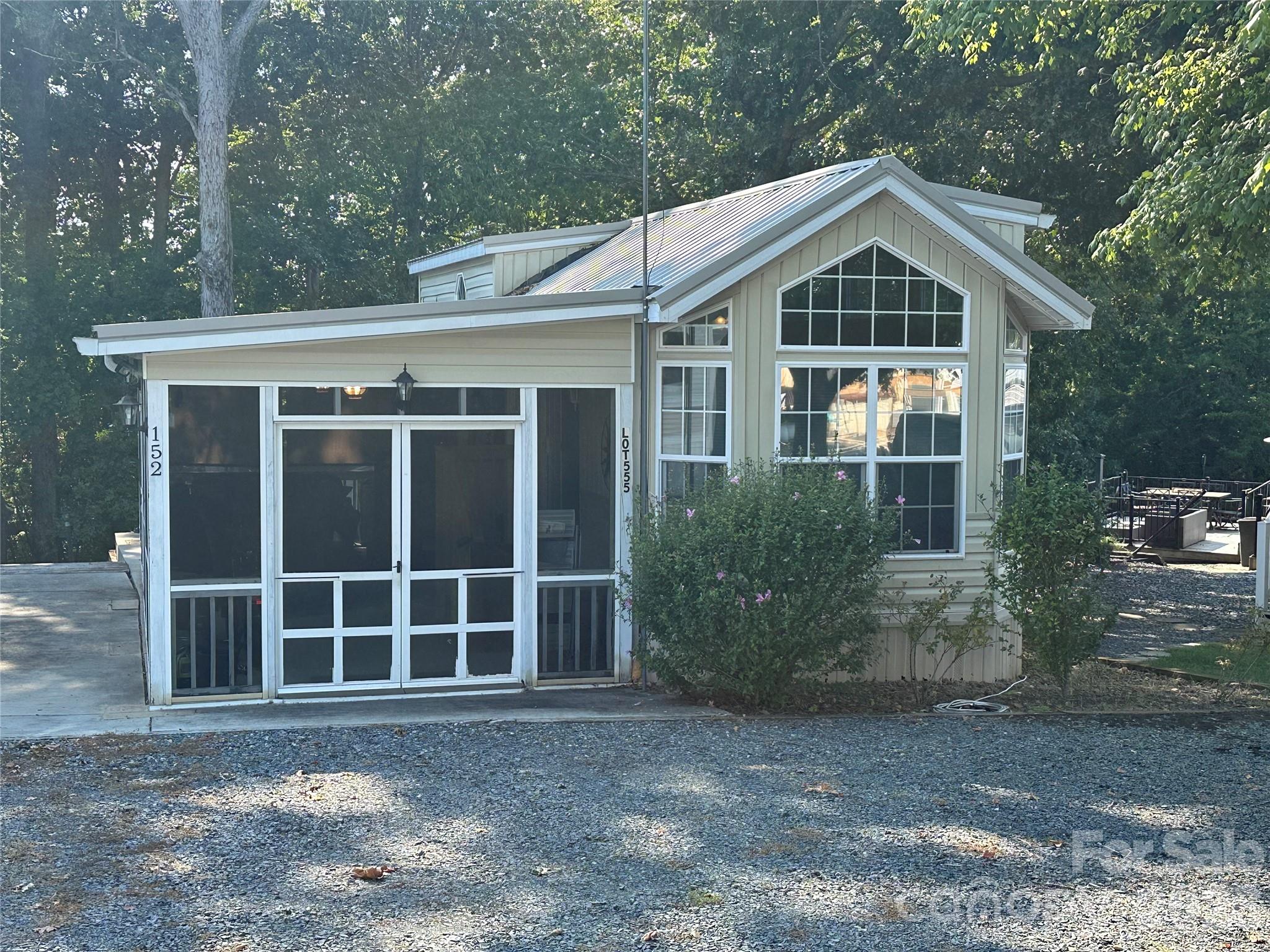 152 Cardinal Drive — photo