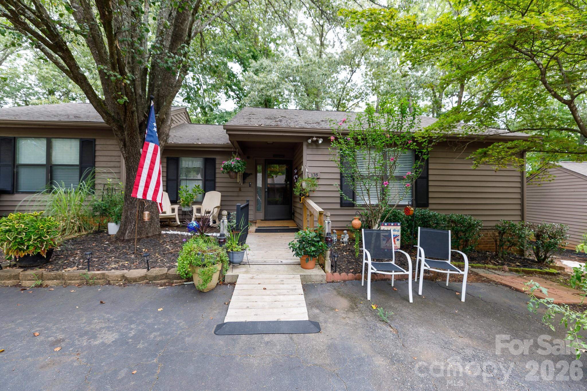 135 Cedar Hollow Street — photo