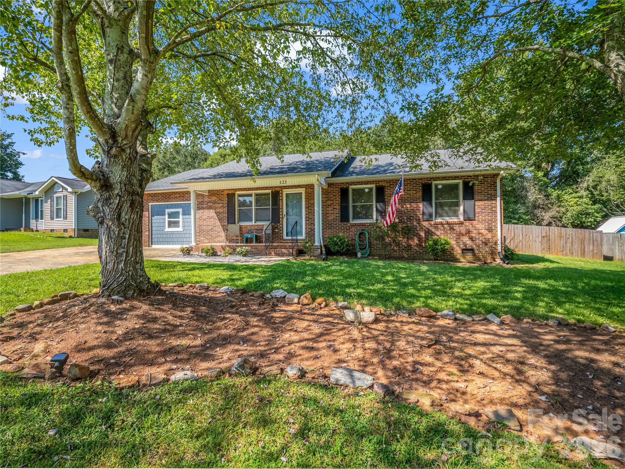 123 College Manor Drive — photo