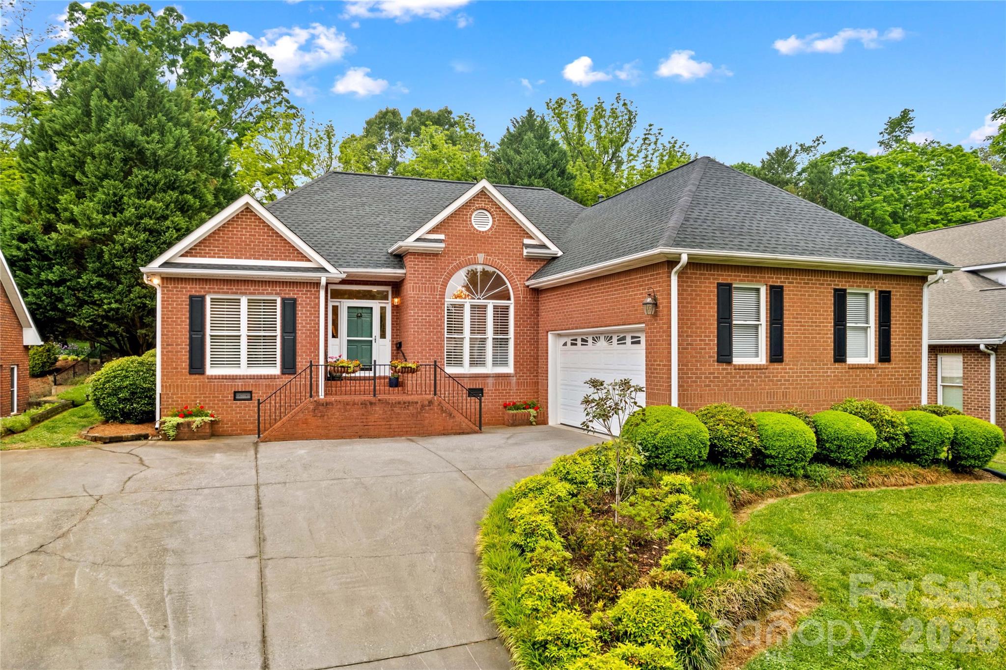 943 Argyle Court — photo