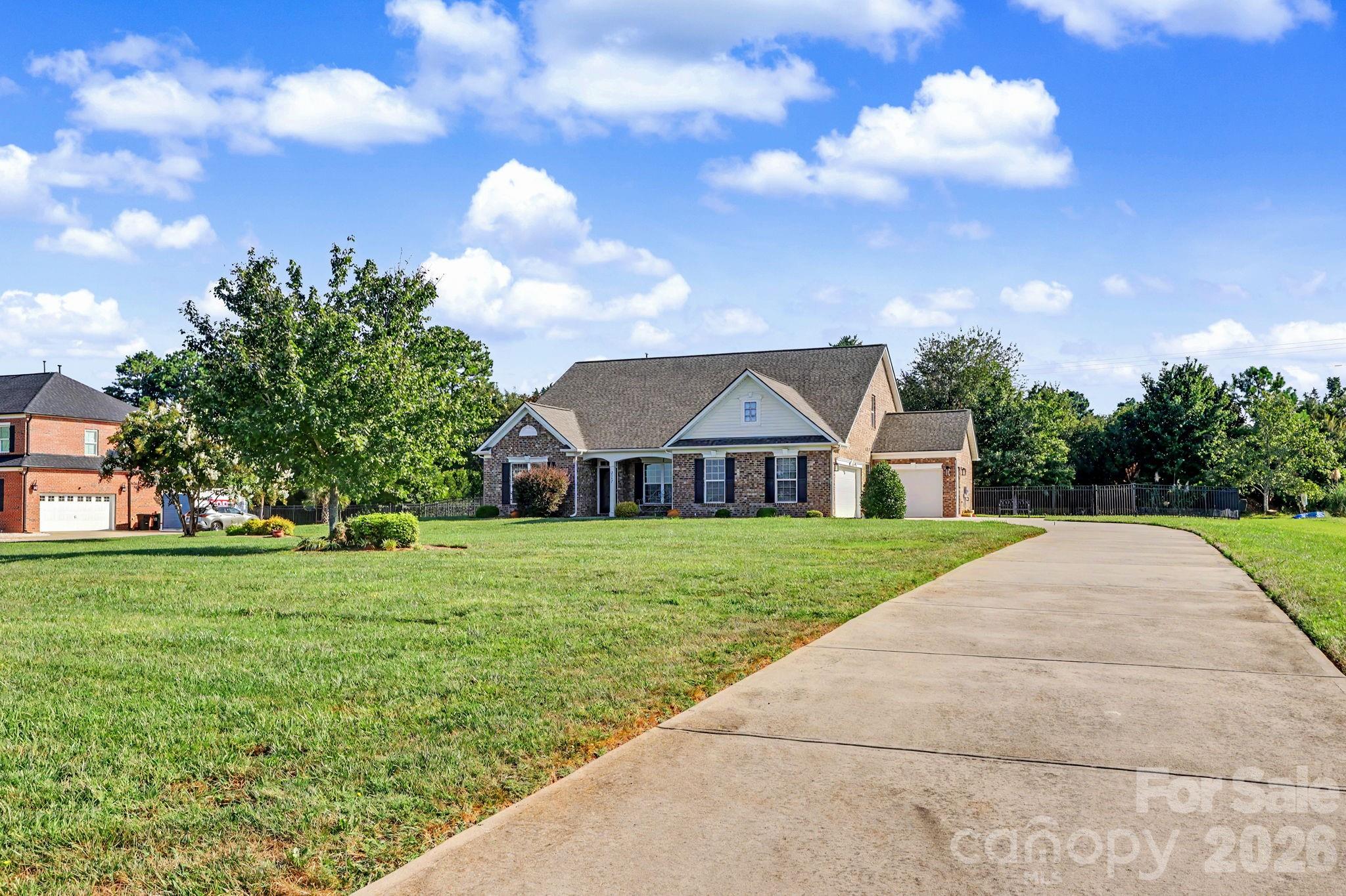 2117 Belle Regal Circle — photo