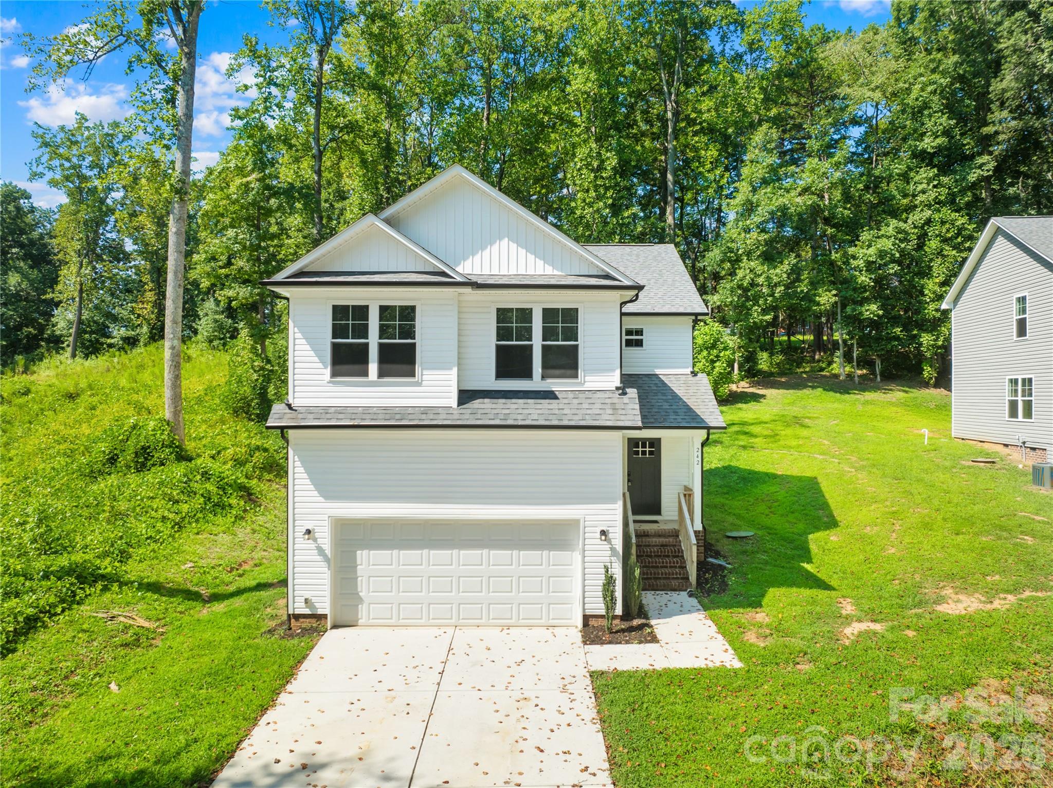 242 Valleybrook Lane — photo