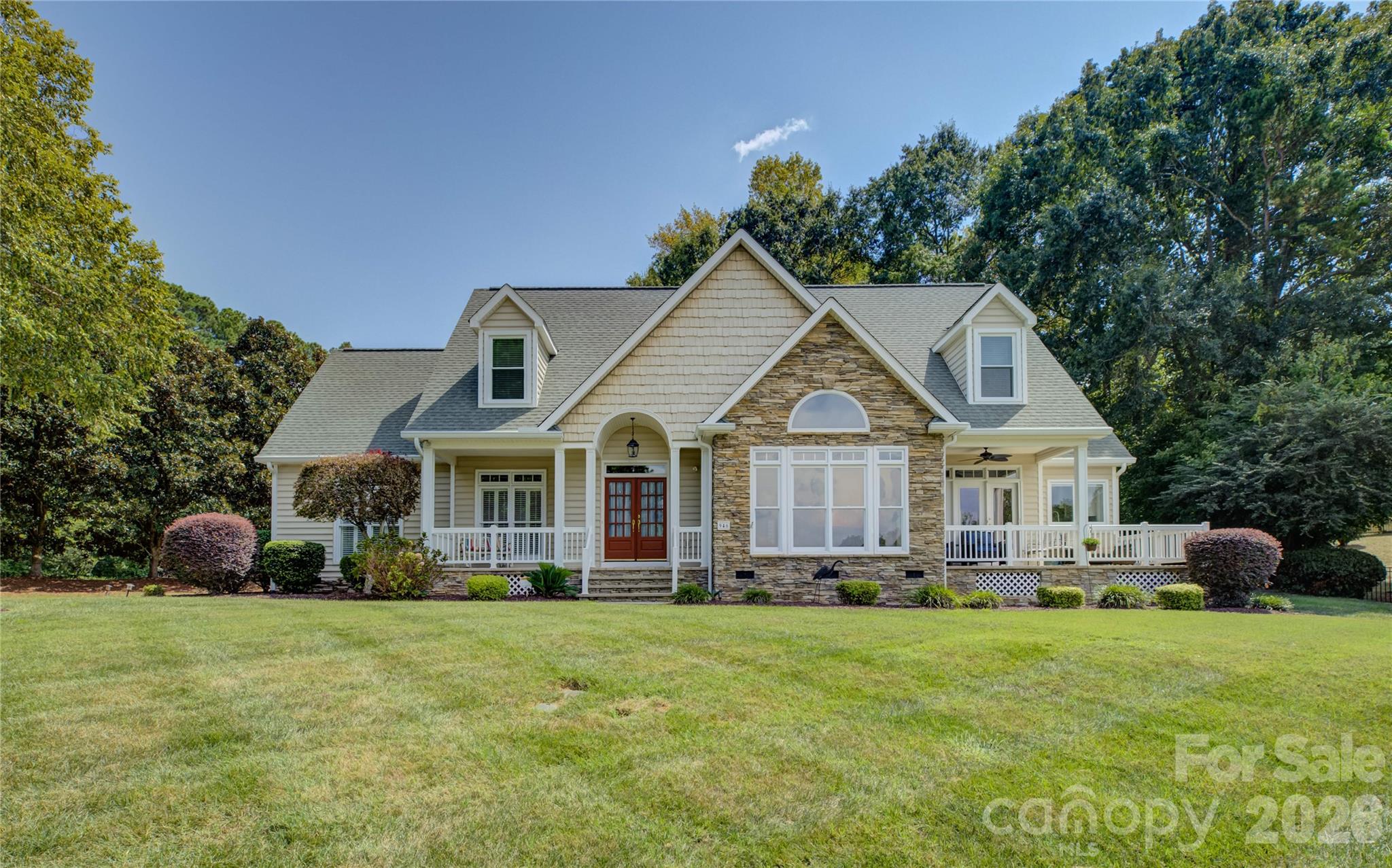 946 Lake Club Drive — photo