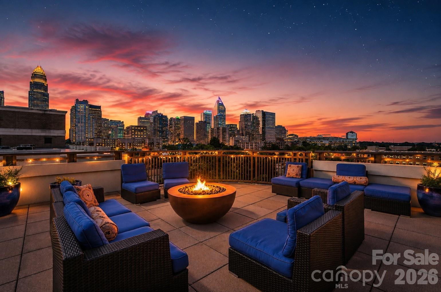 718 W Trade Street 808 — photo