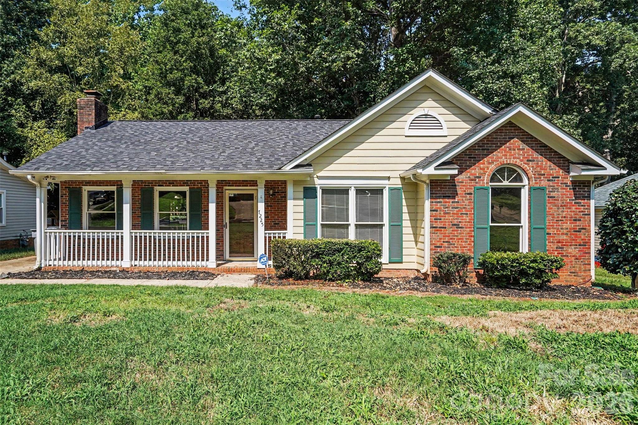 7225 Mcteal Place — photo