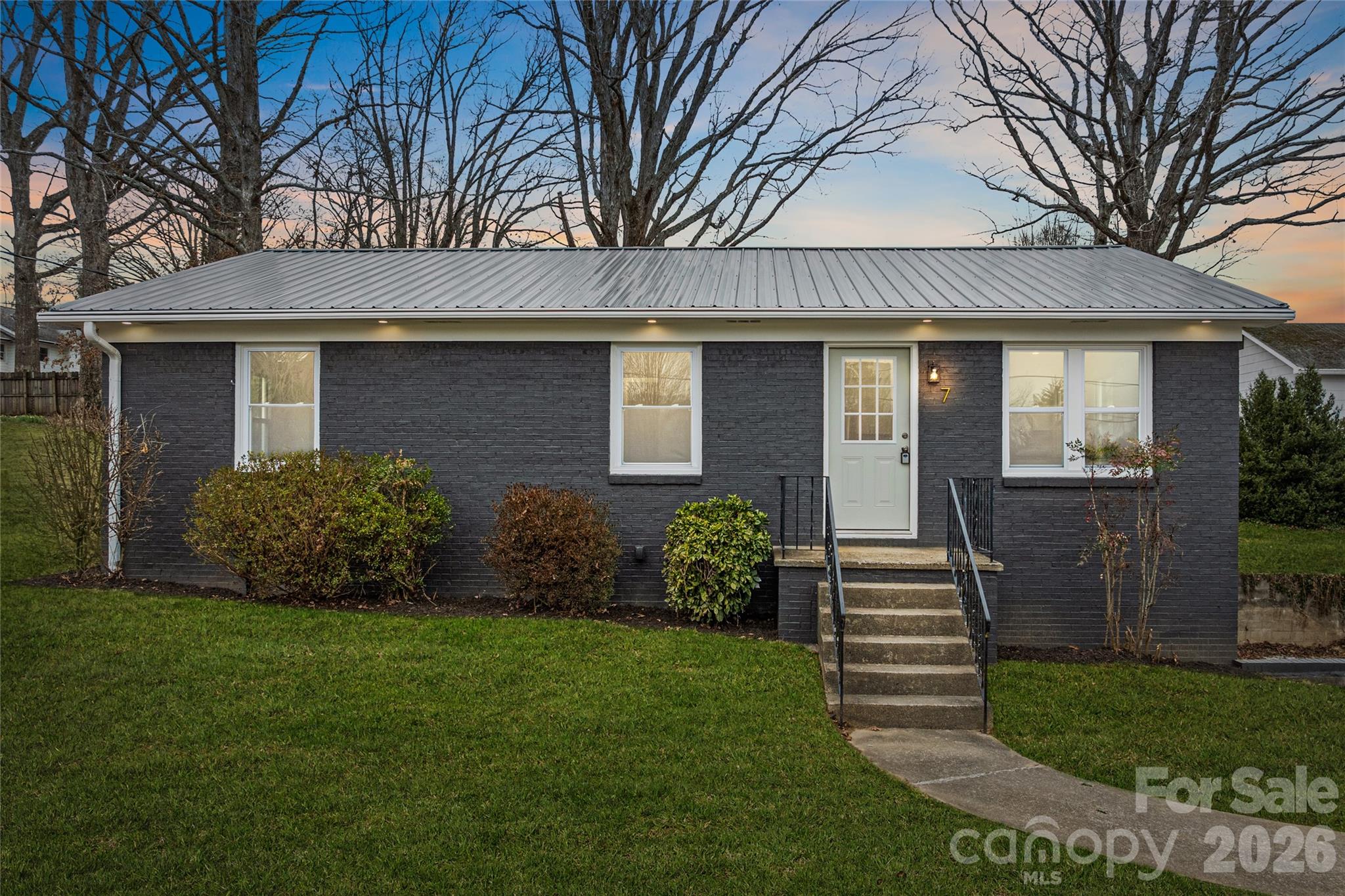 7 Browndale Road — photo