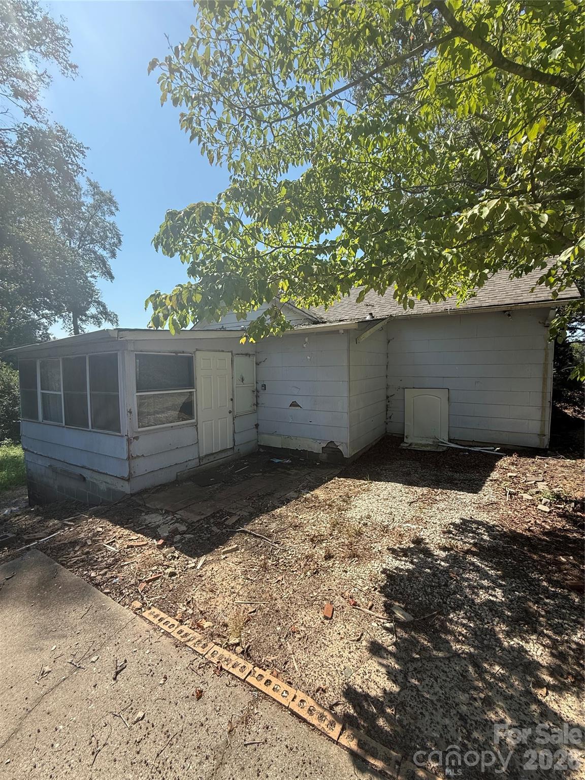 1516 N Aspen Street — photo