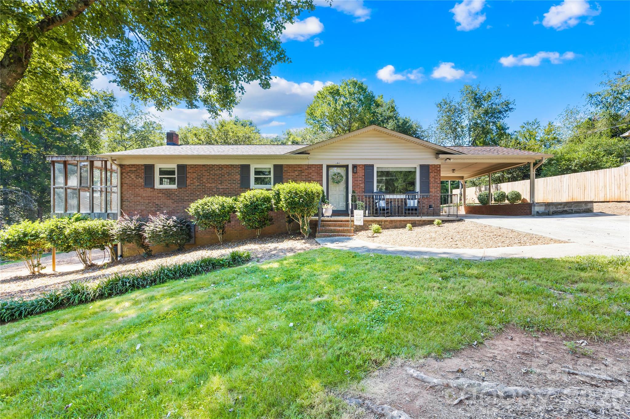 184 Hillsdale Lane — photo