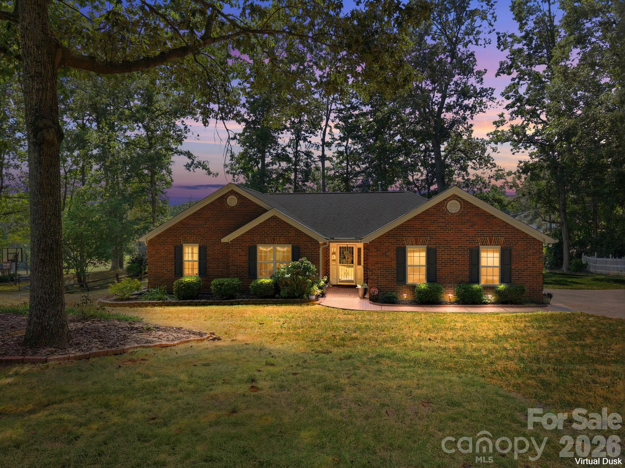 712 Wildwood Drive — photo