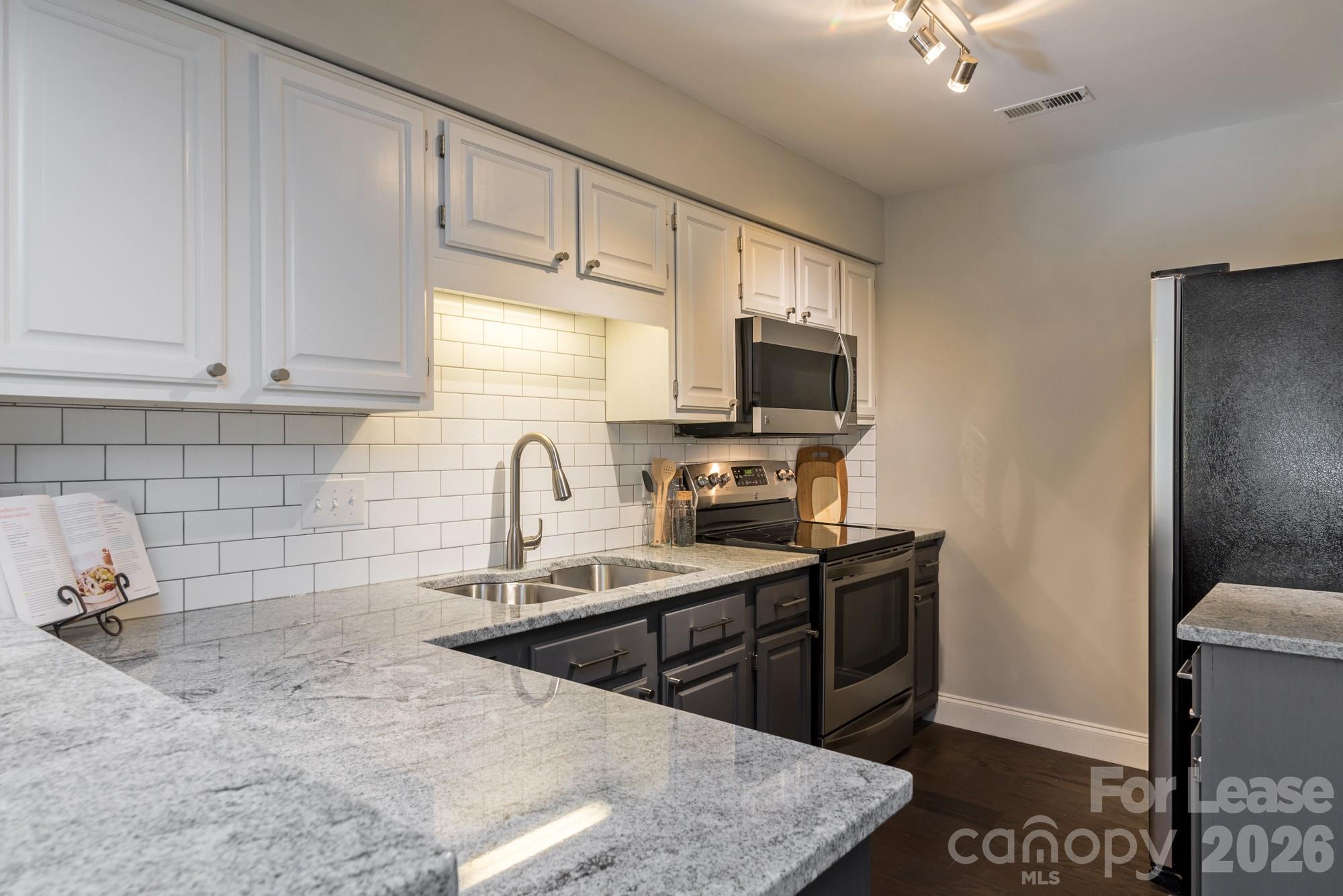 5001 Sharon Road C — photo