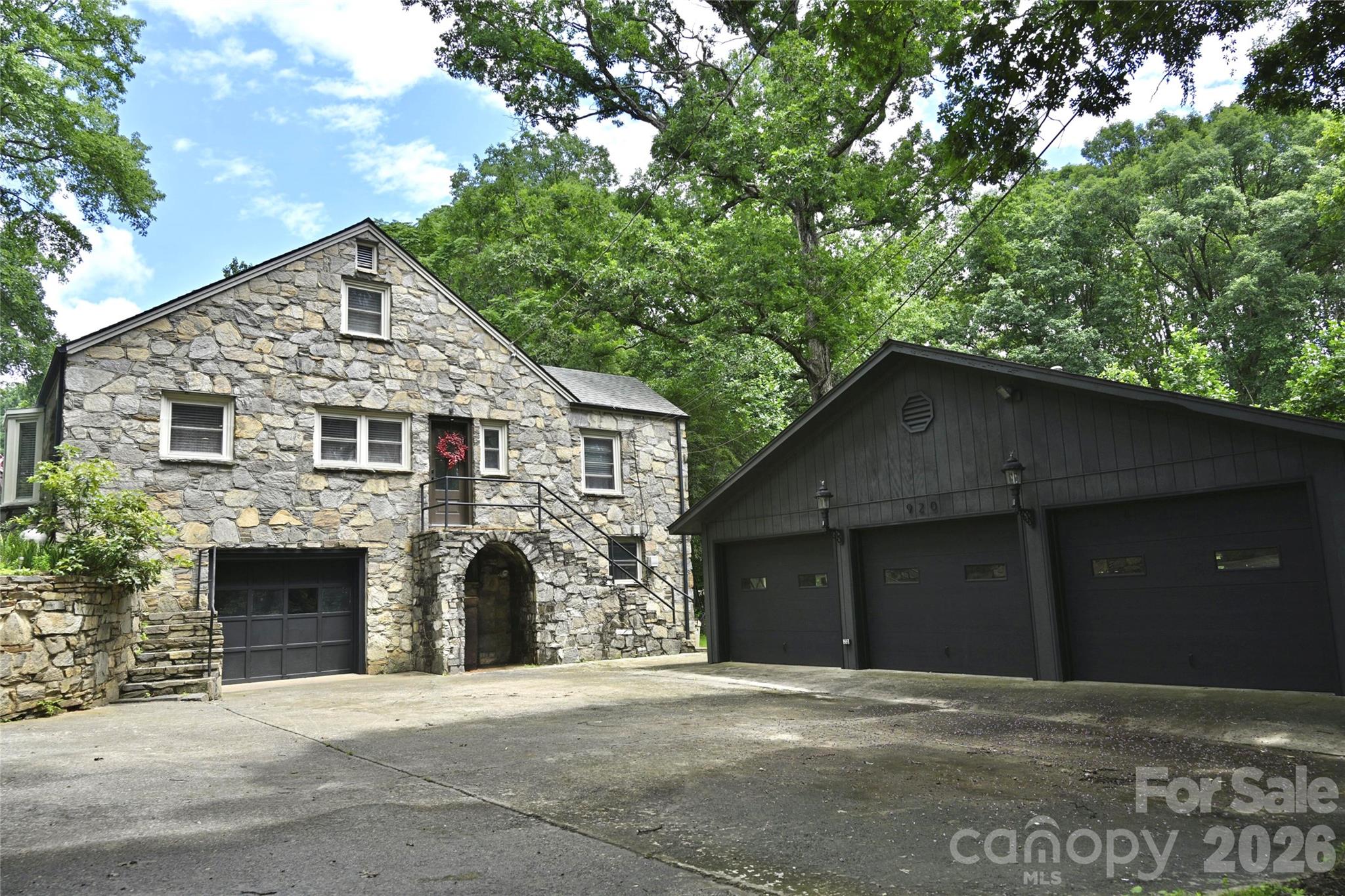 920 Sand Hill Road — photo
