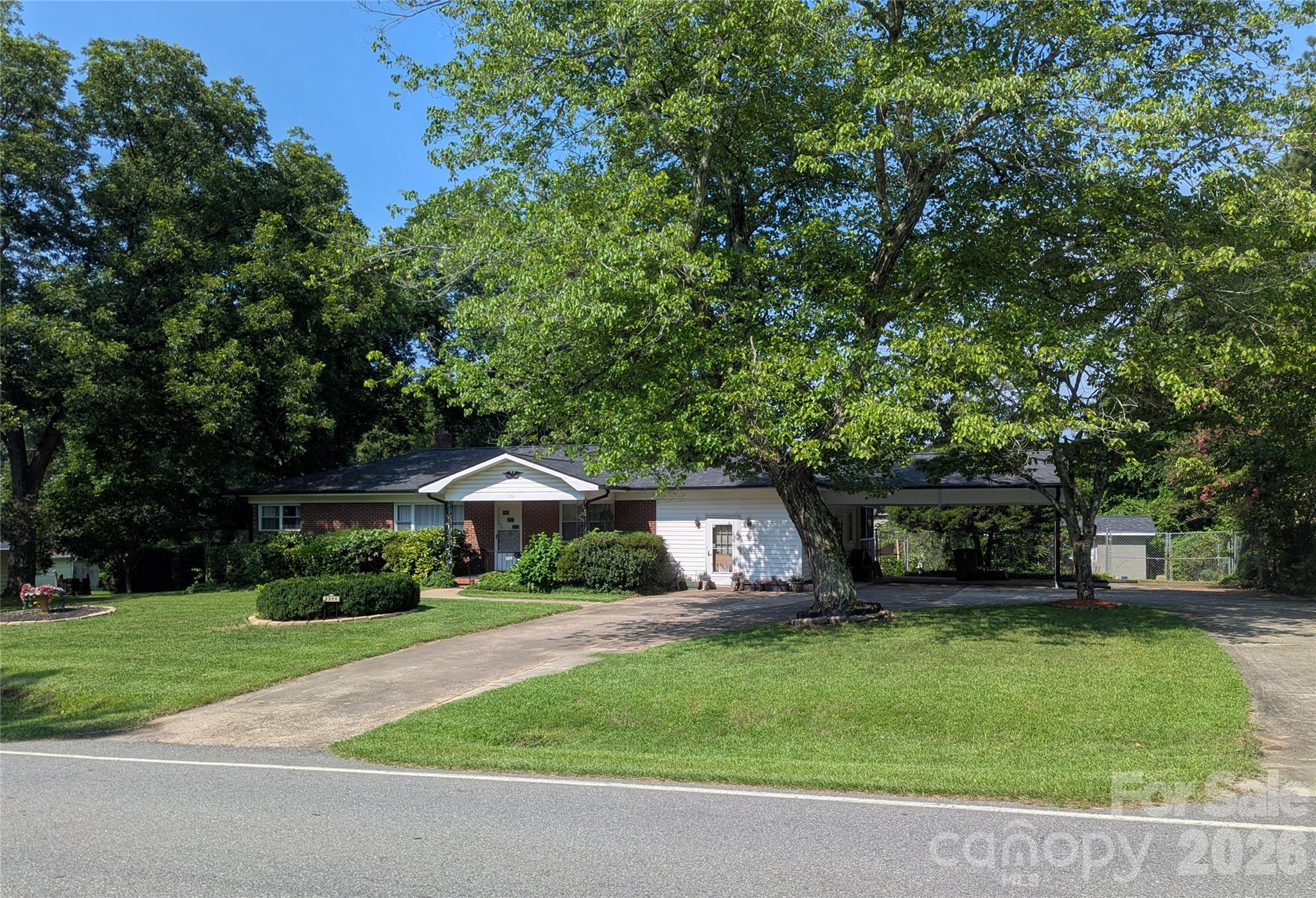1311 Metcalf Road — photo