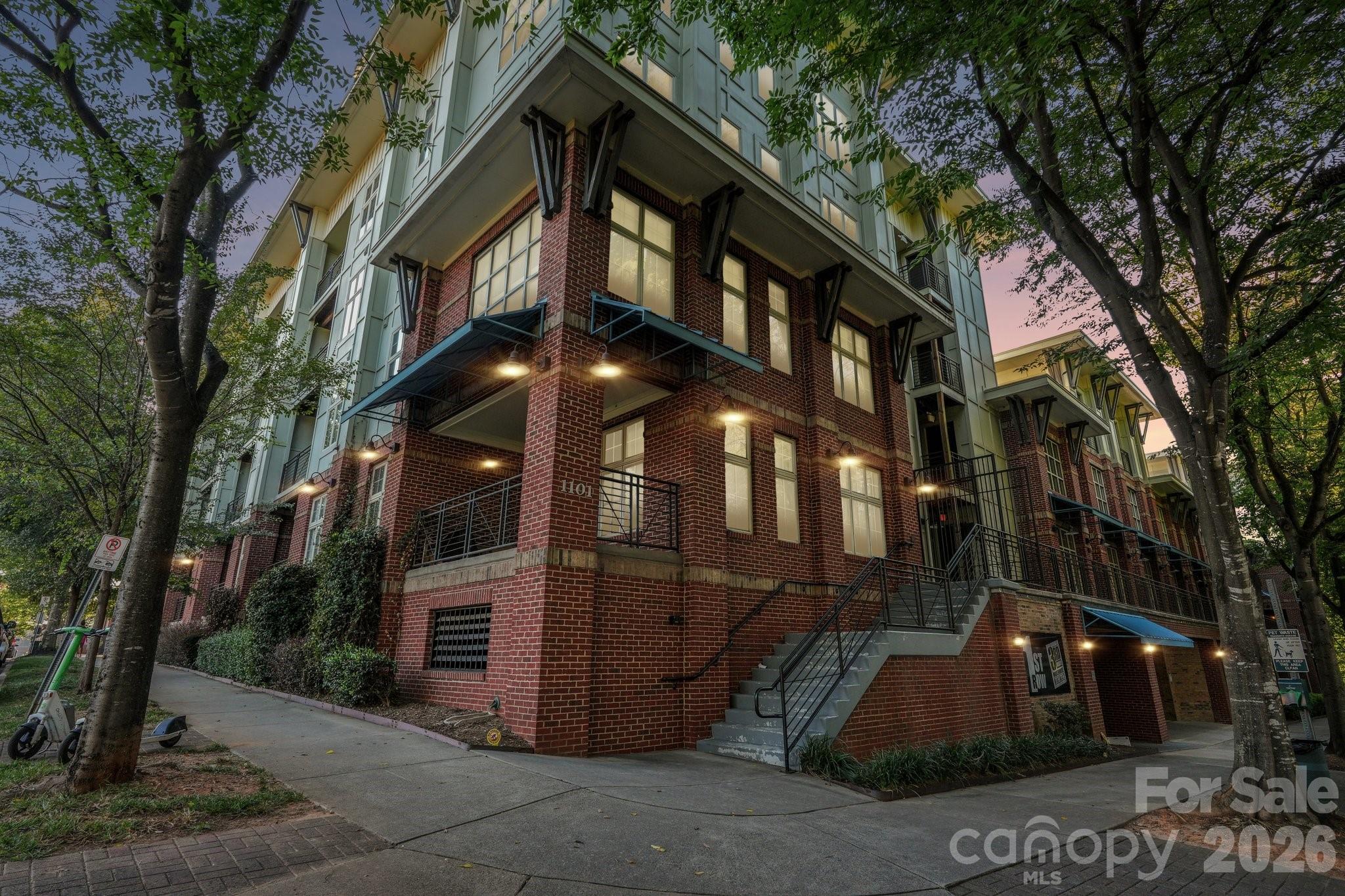 1101 W 1st Street 301 — photo