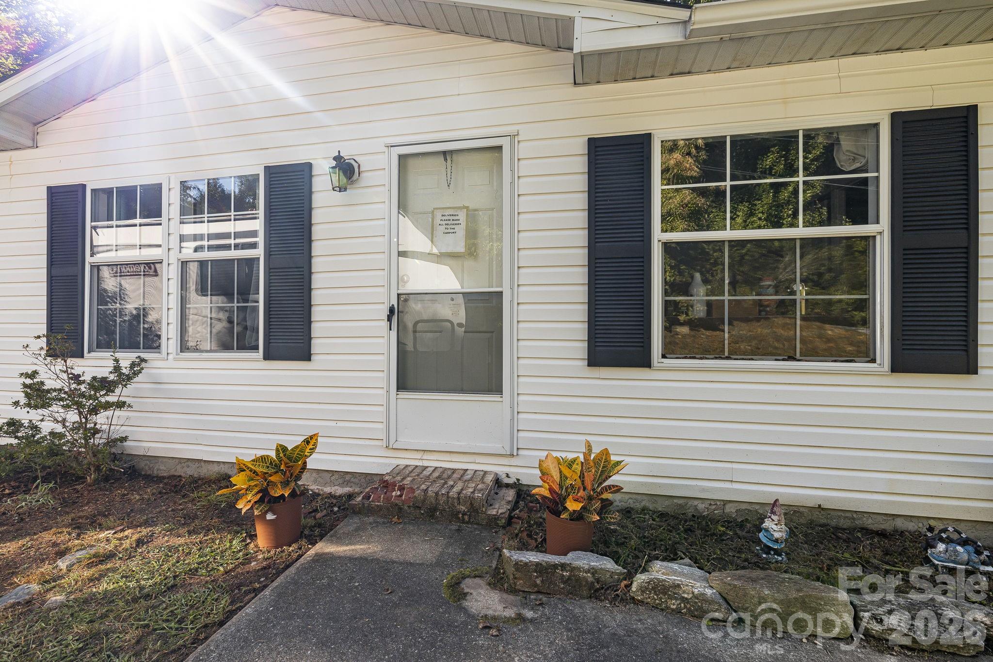 96 Fallswood Court — photo