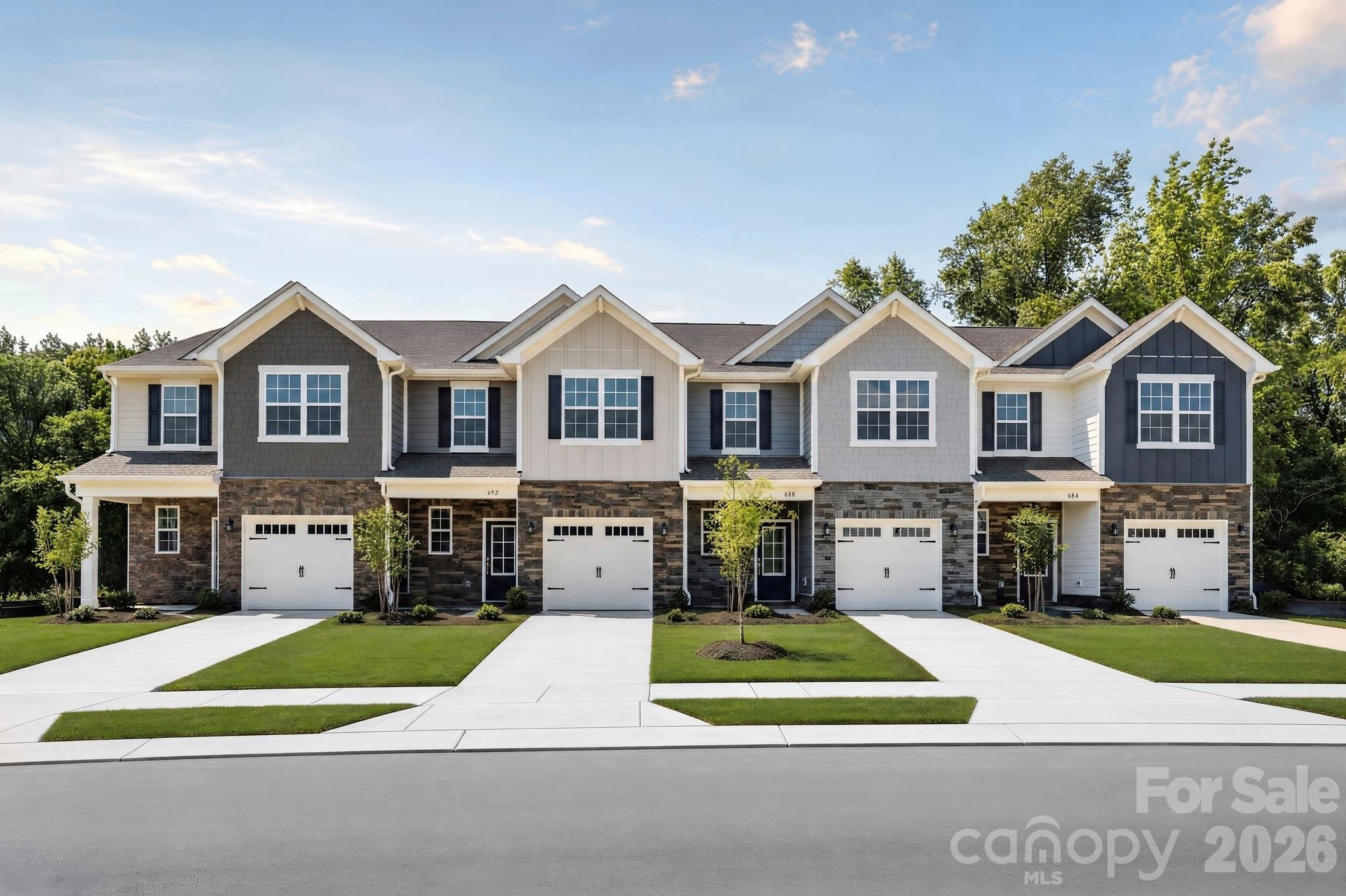 712 Sparano Loop 175 — photo