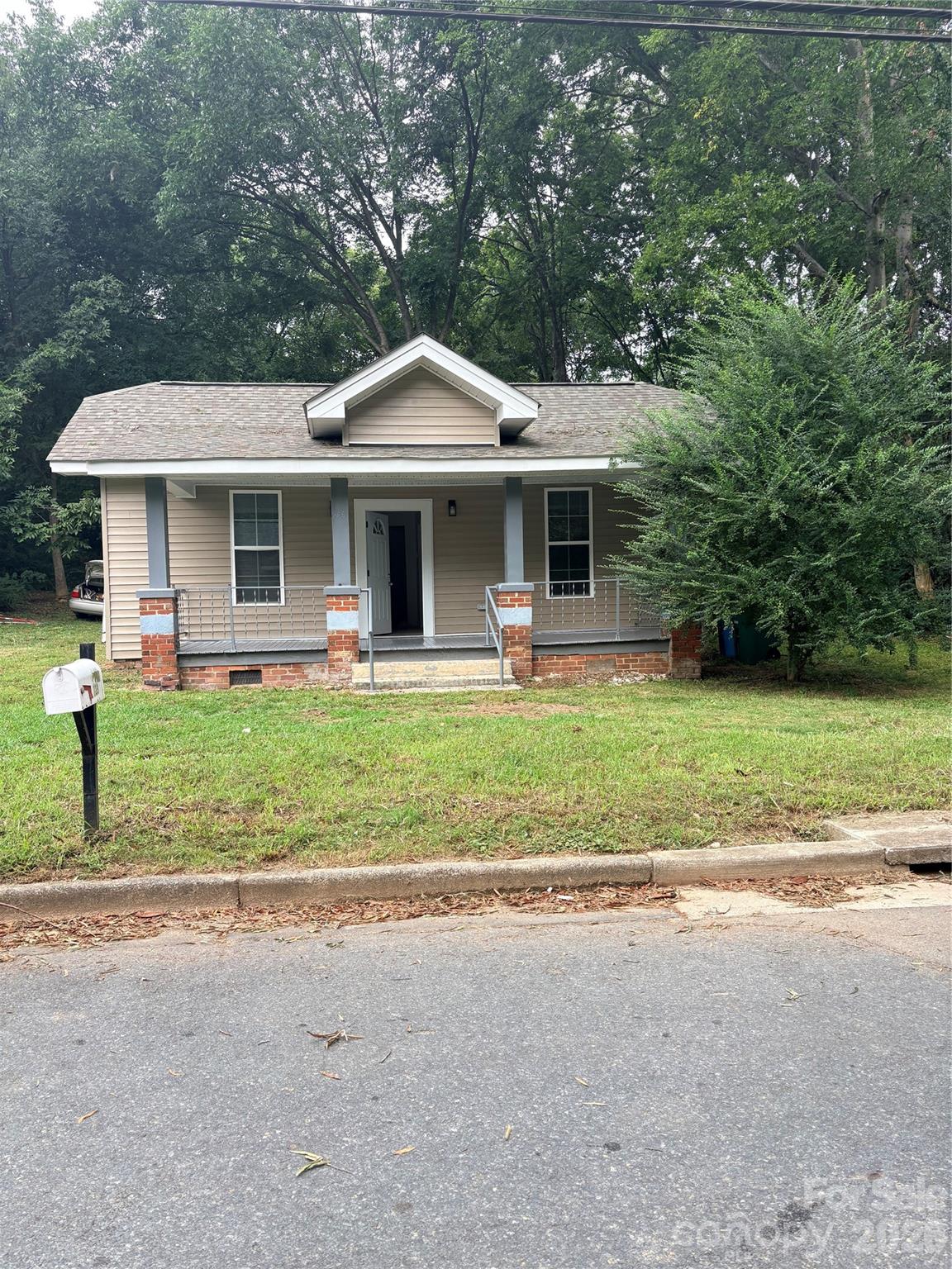729 Austin Street — photo