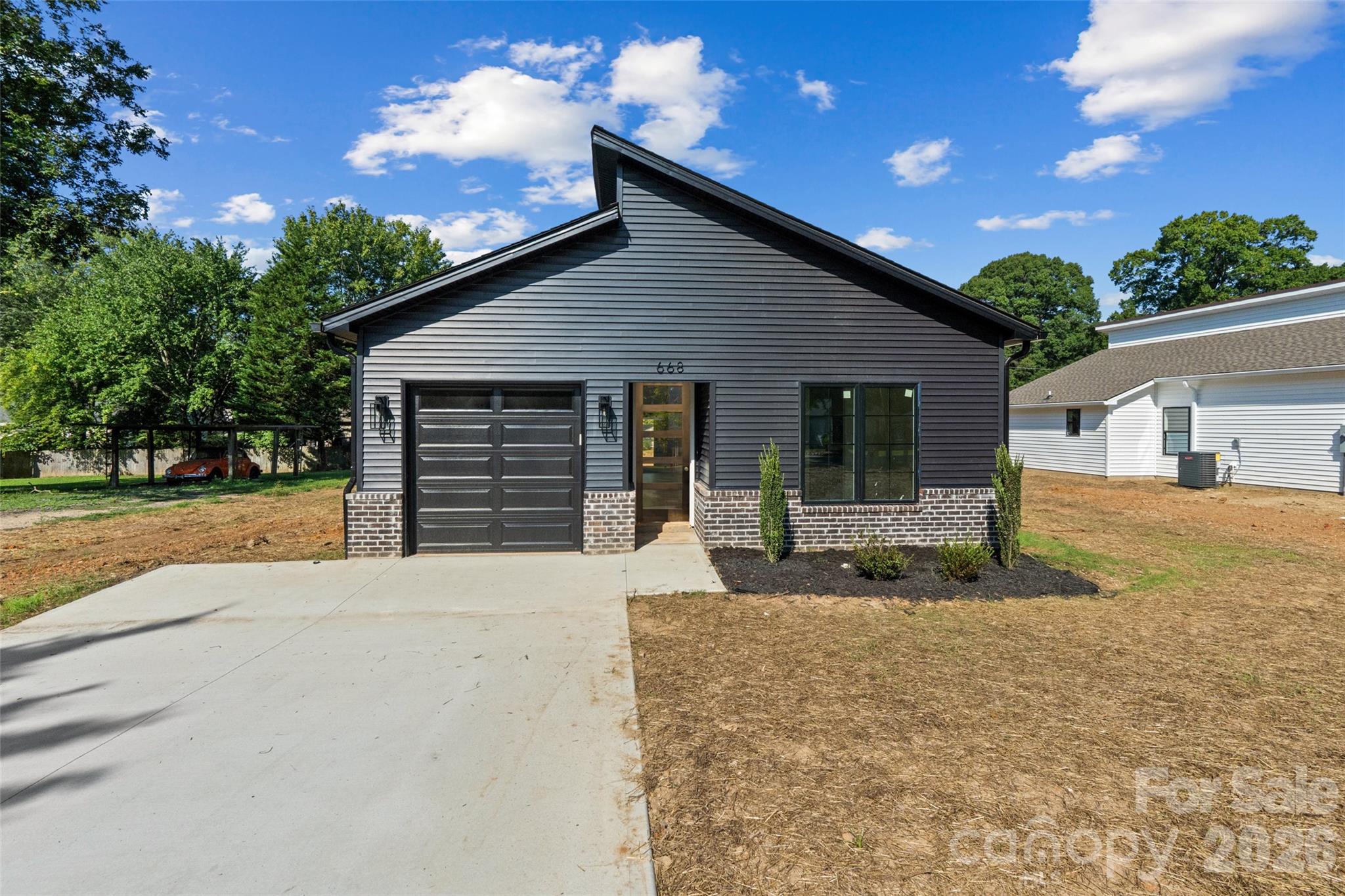 668 Jackson Terrace SW — photo