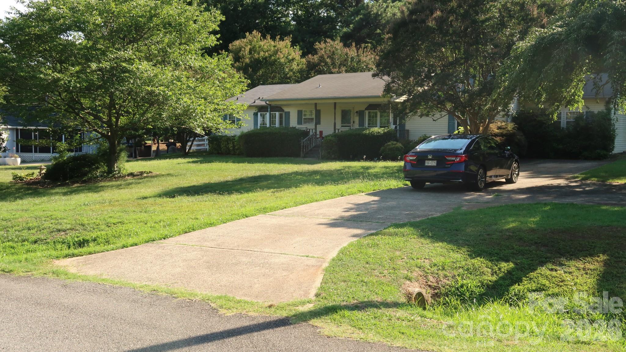 114 Tamer Road — photo
