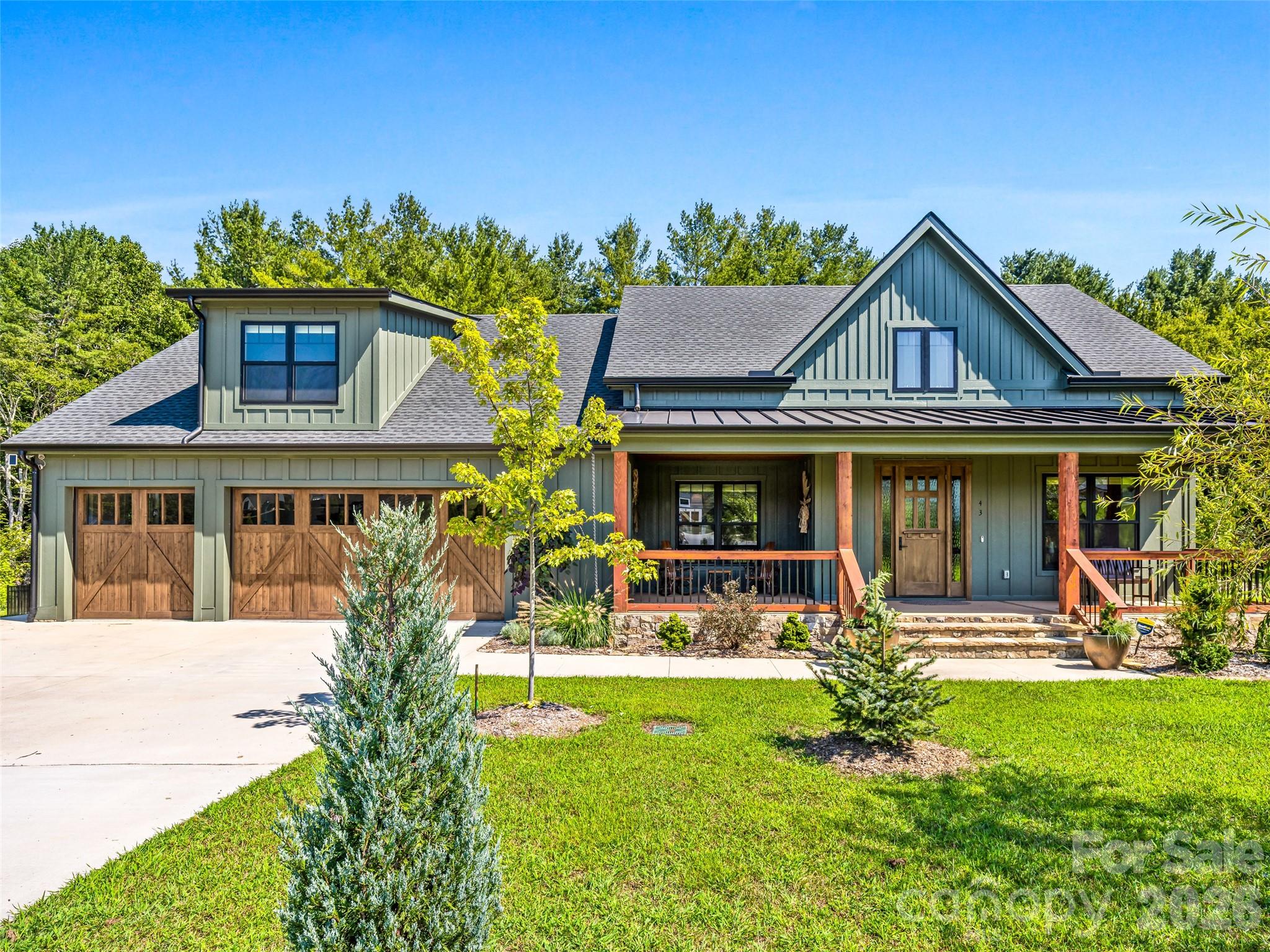 43 Lucy Lane — photo
