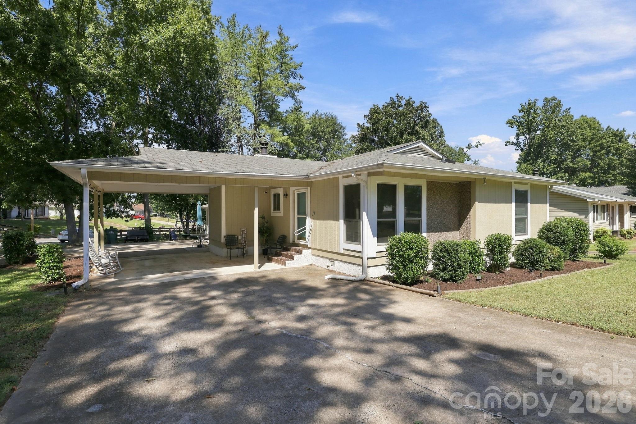 1619 Rhyne Carter Road — photo