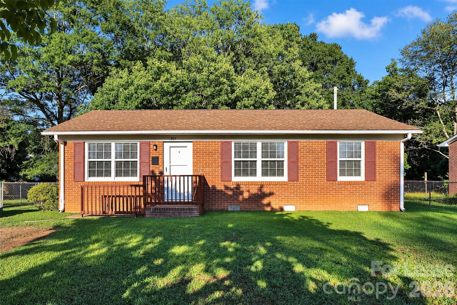 308 S Pine Street — photo