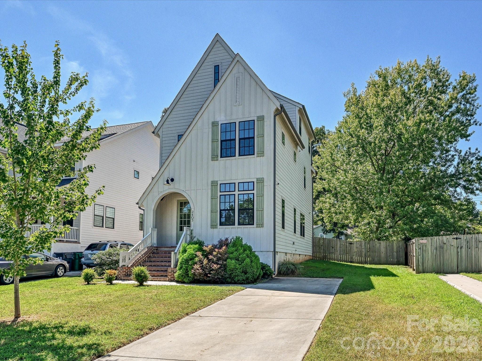 2405 Marlowe Avenue — photo
