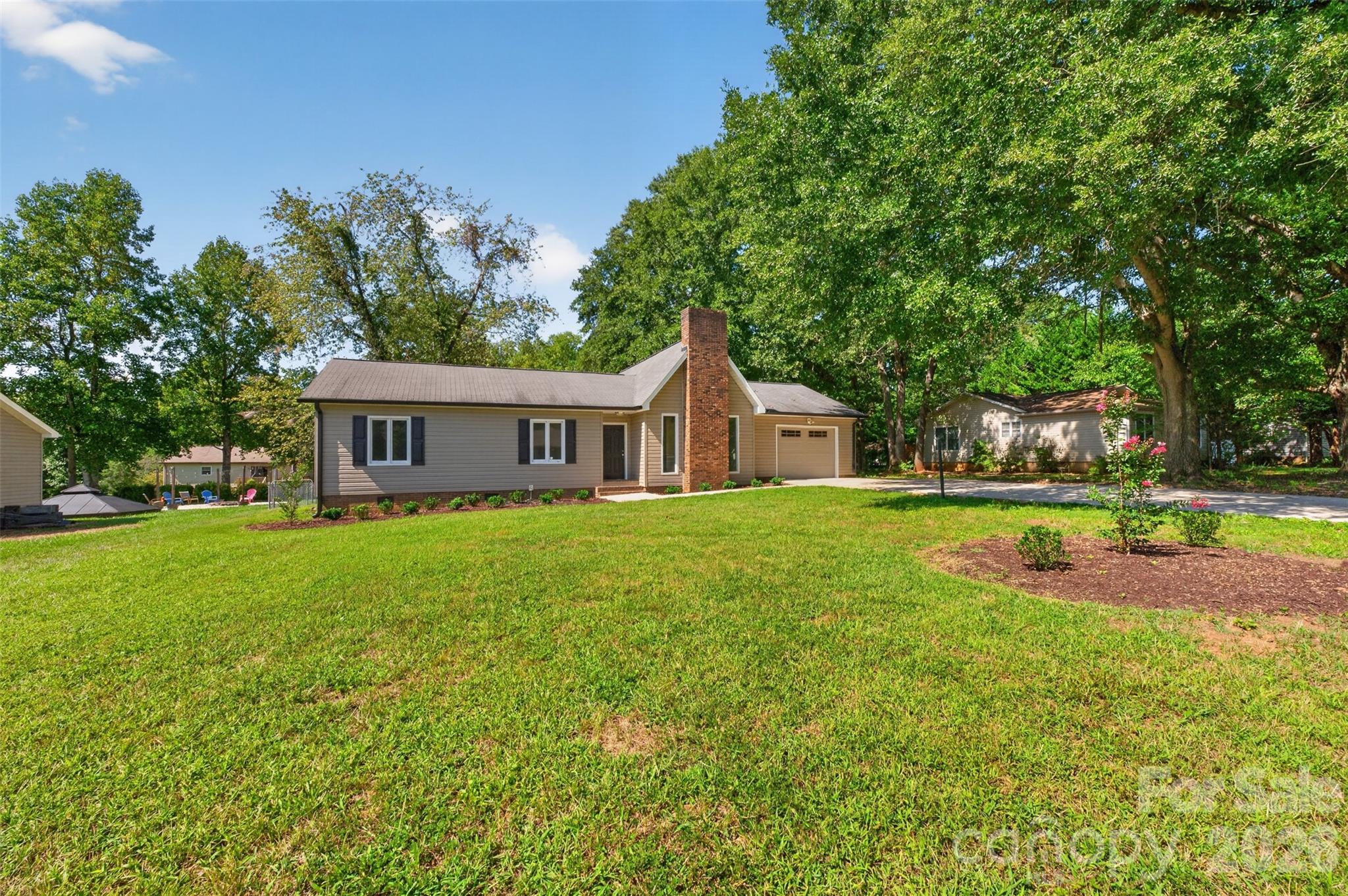 1711 Piney Road — photo
