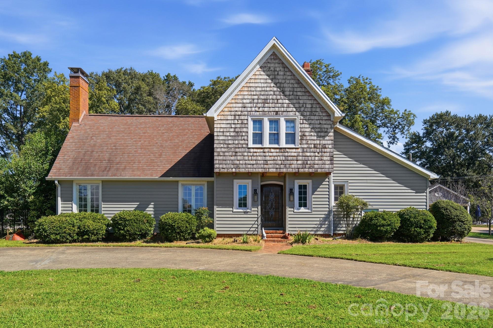 1351 E Marion Street — photo