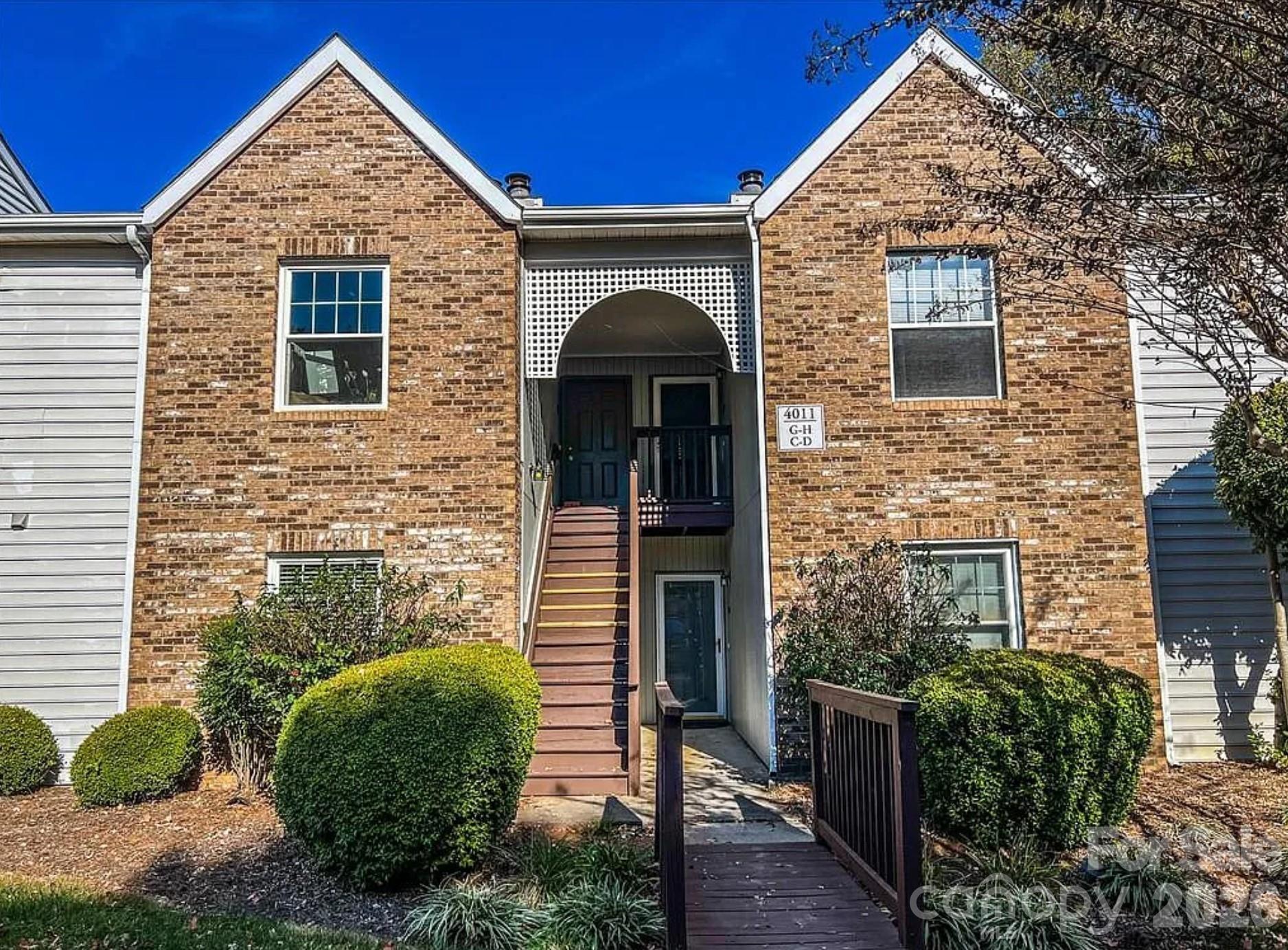 4011 Whirlaway Court C — photo