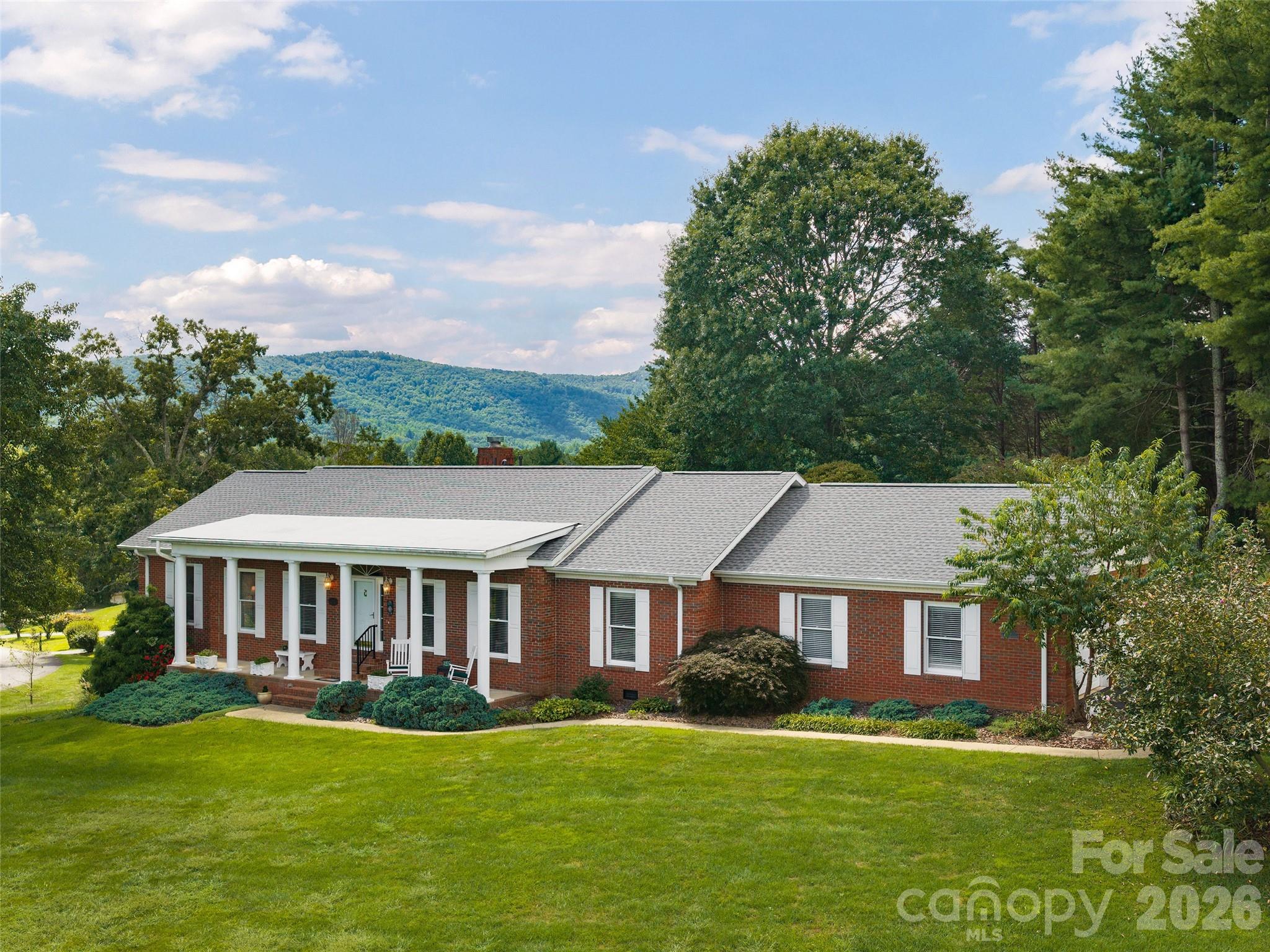 60 Beaumont Drive — photo