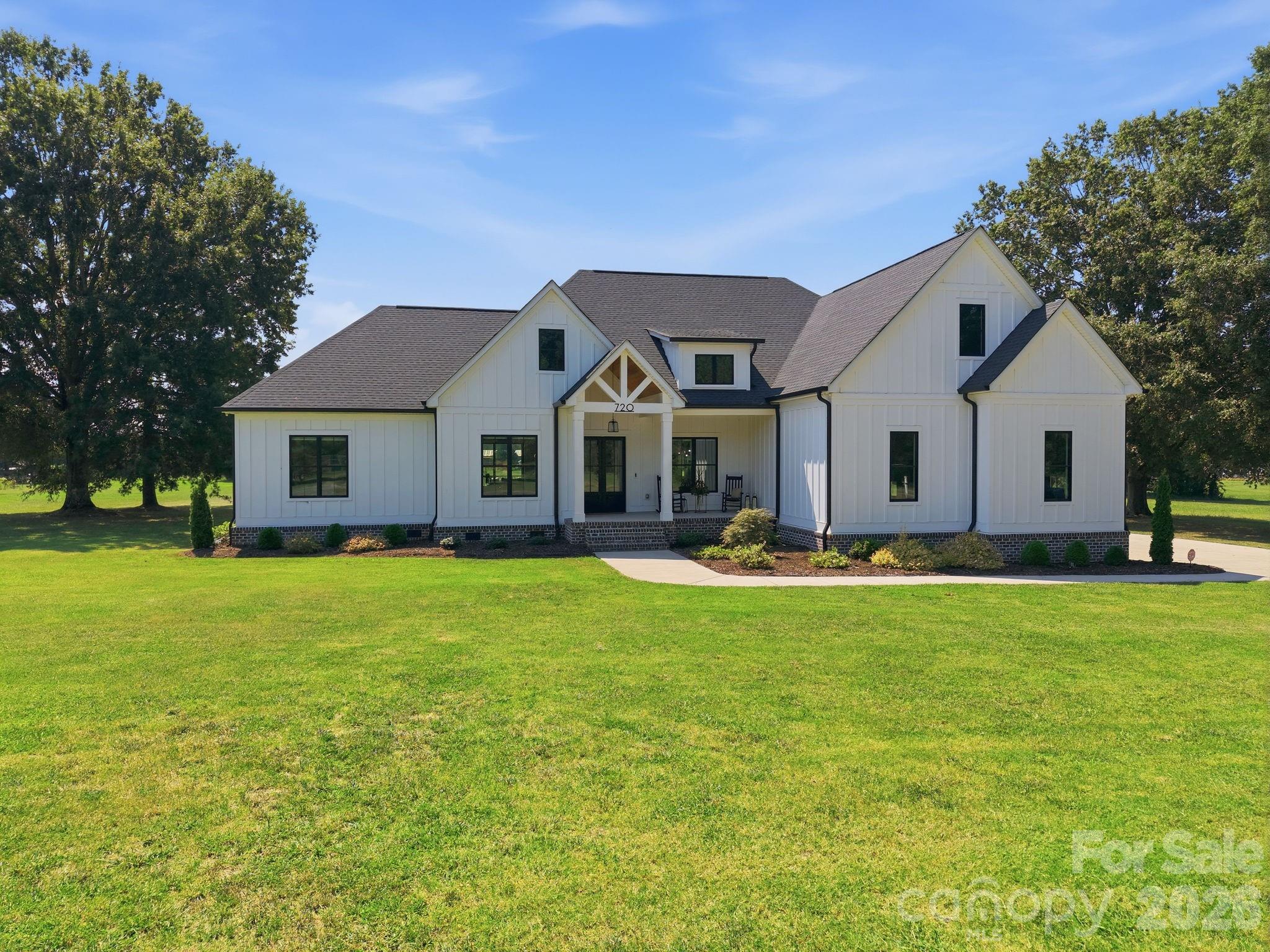 720 Trexler Loop — photo