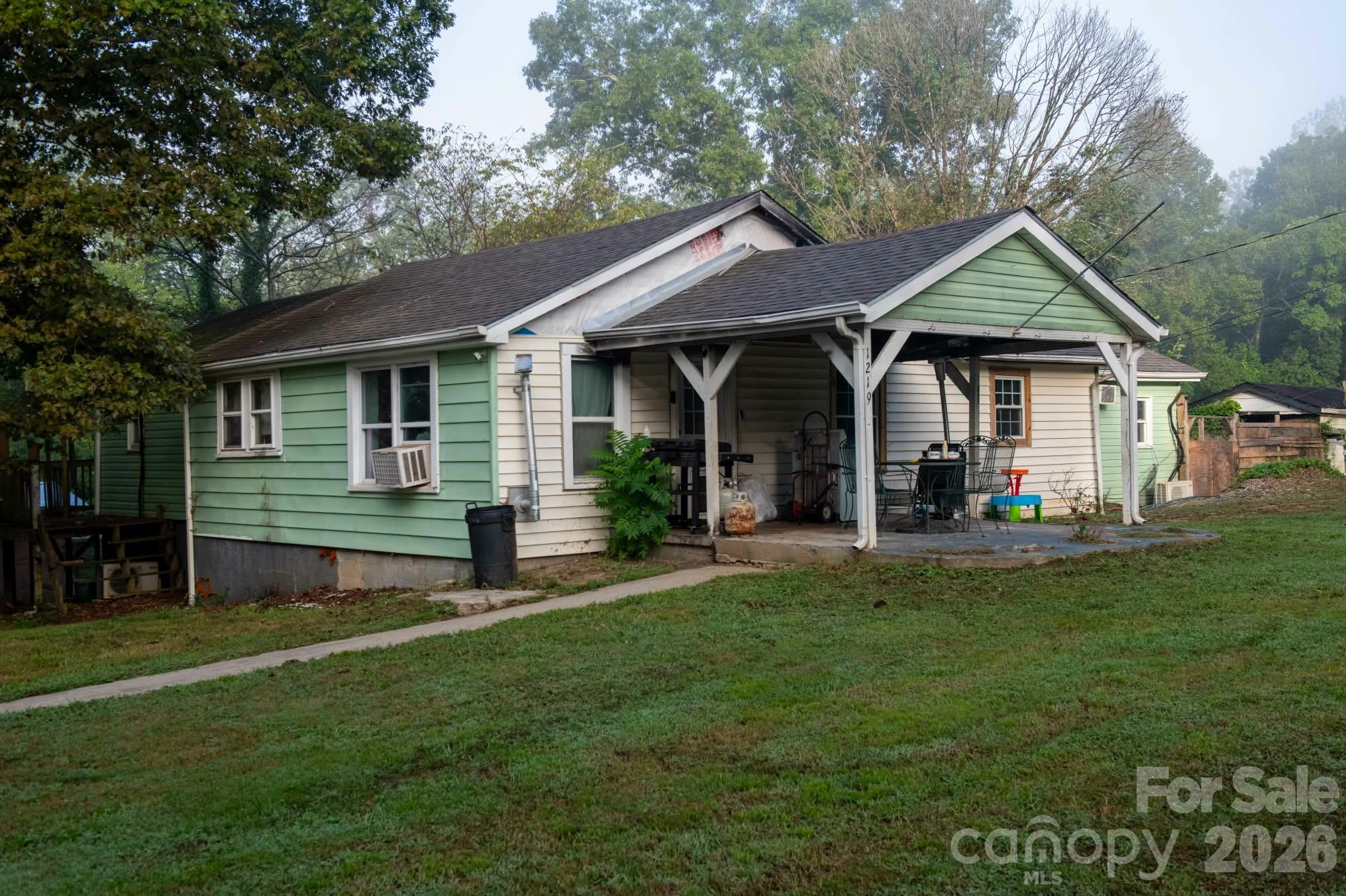 1219 Peak Place NW — photo