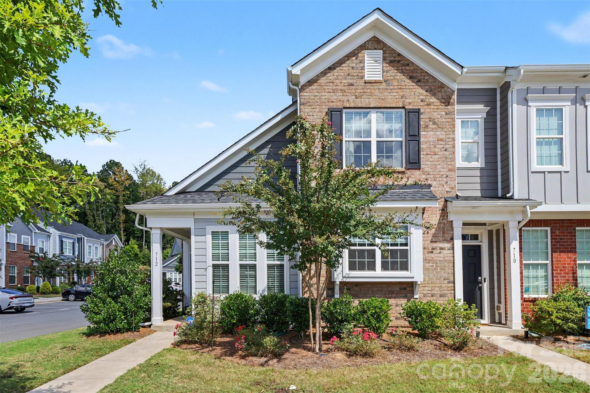 712 Henderson Valley Way — photo