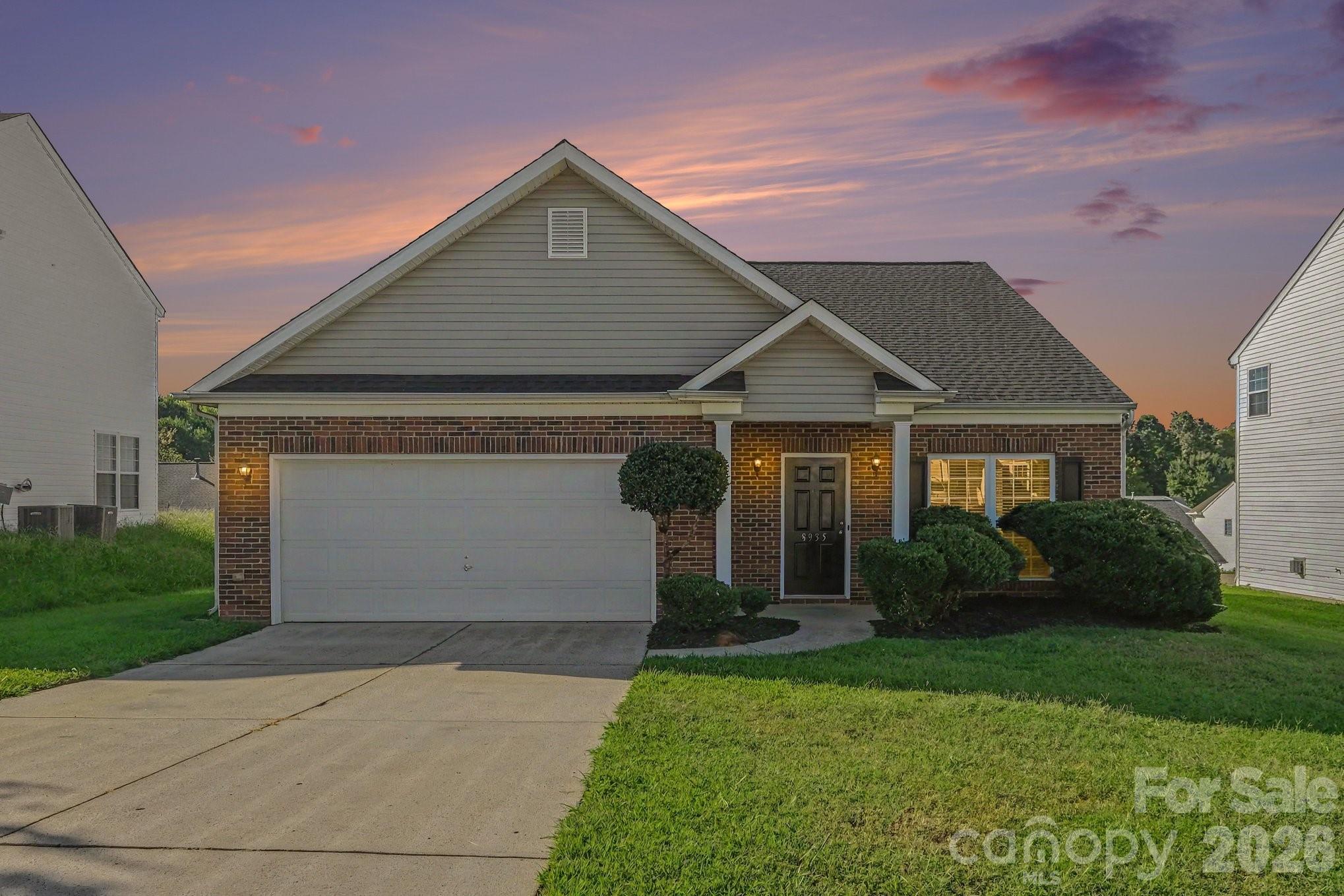 8935 Hedge Maple Road — photo