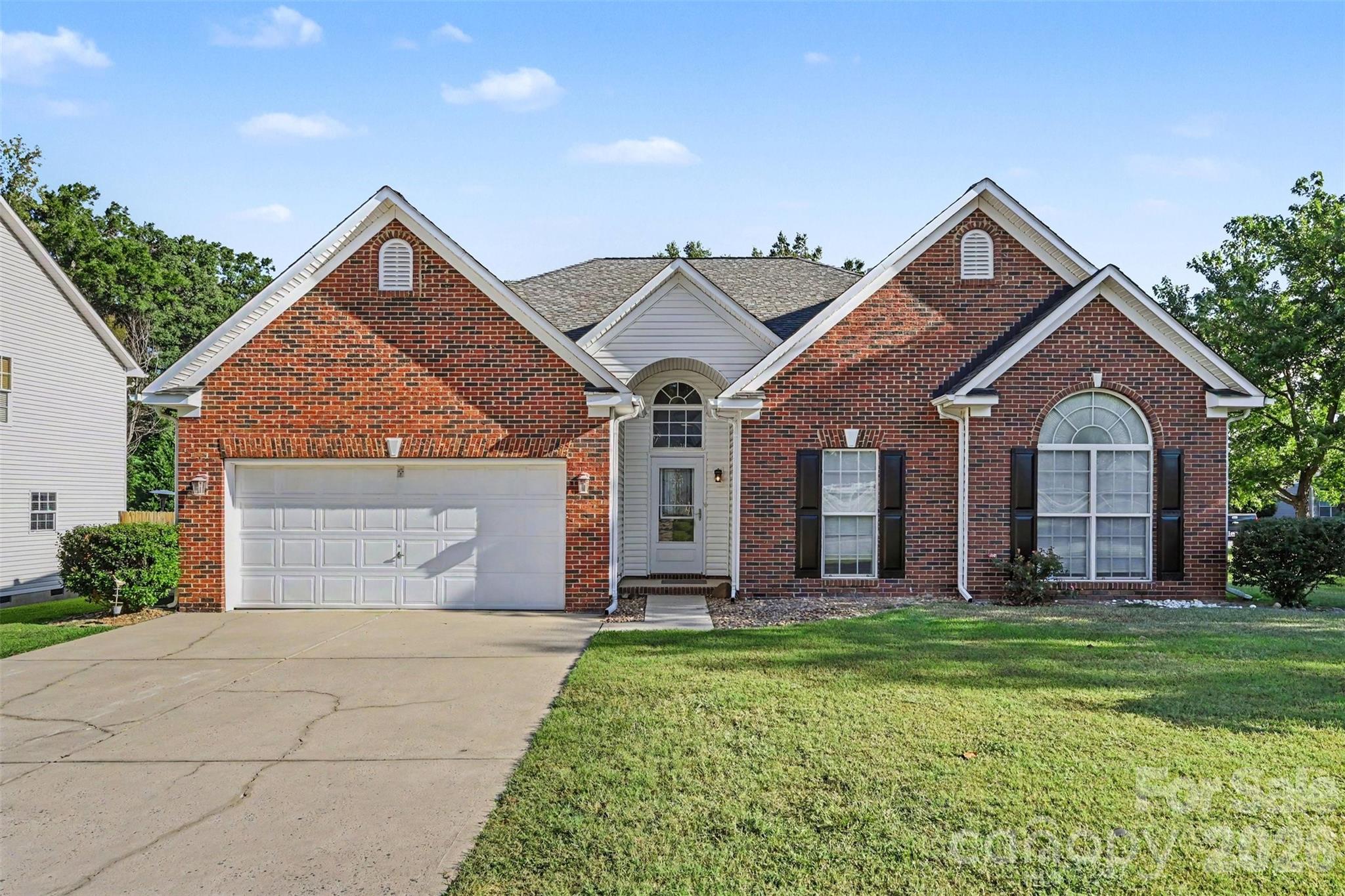 713 Larkridge Court — photo