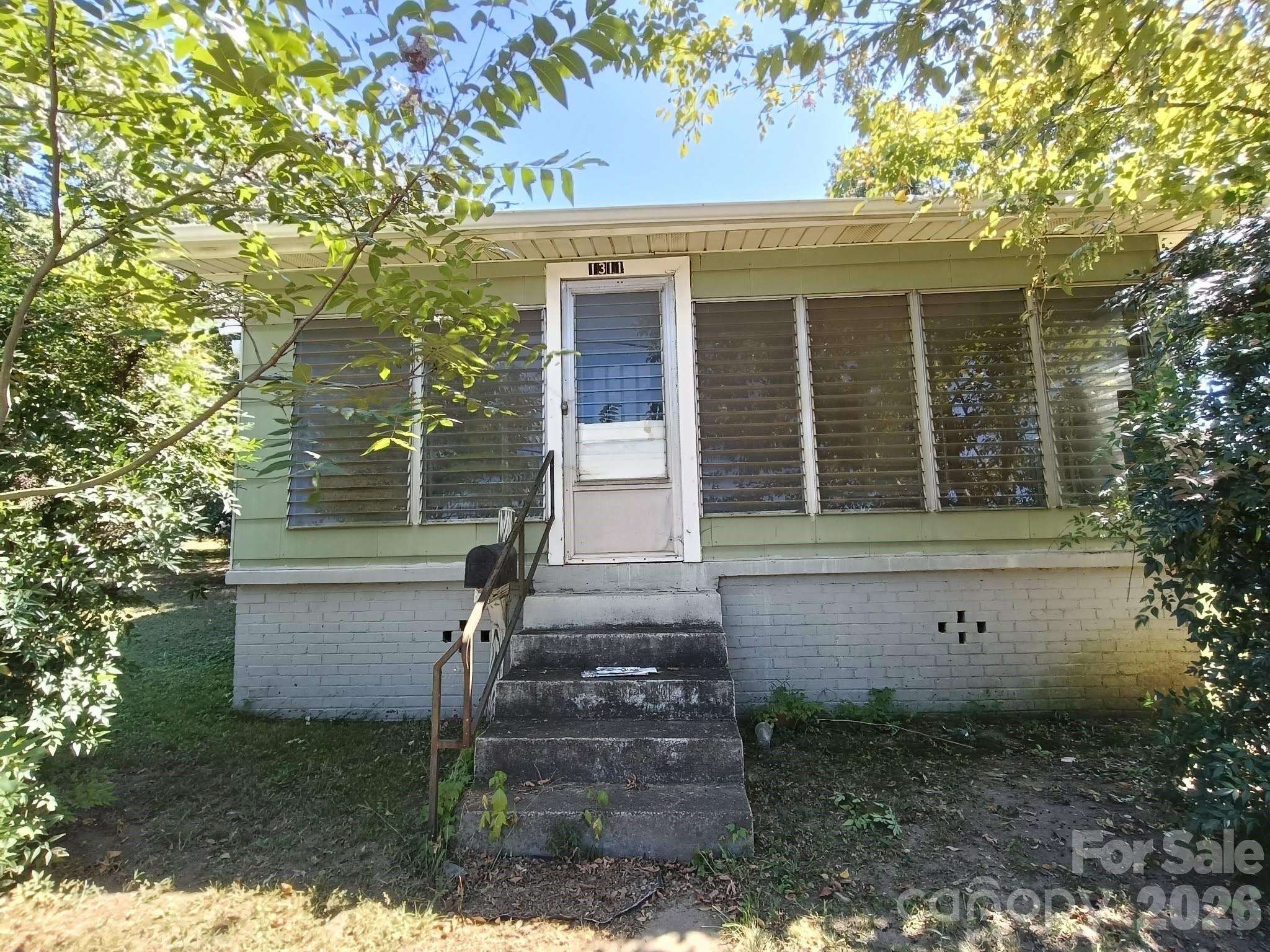 1311 Dekalb Street S — photo